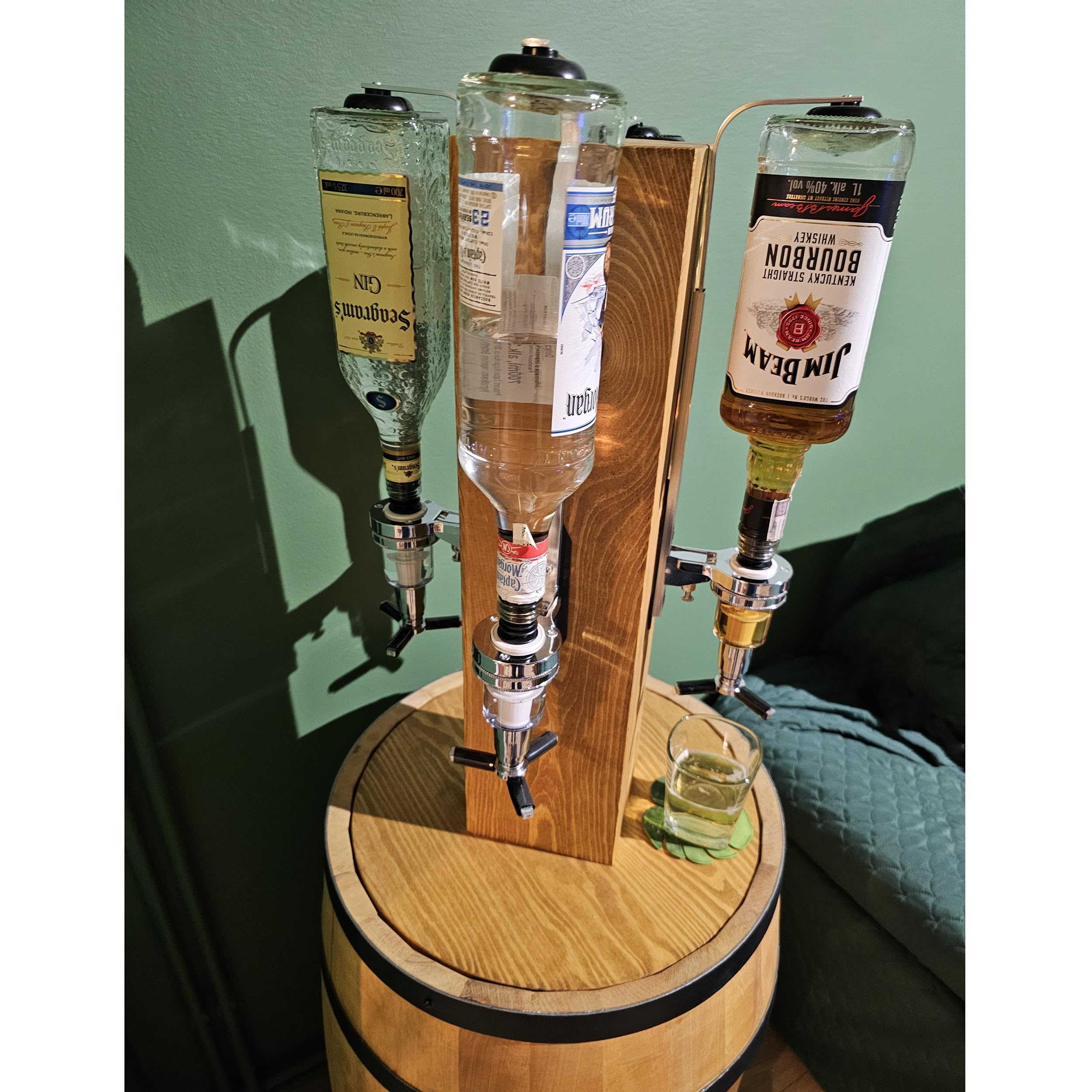 CREATIVE COOPER Juego de un barril de vino de madera con estante y un soporte para alcohol con 4 vertedores de roble