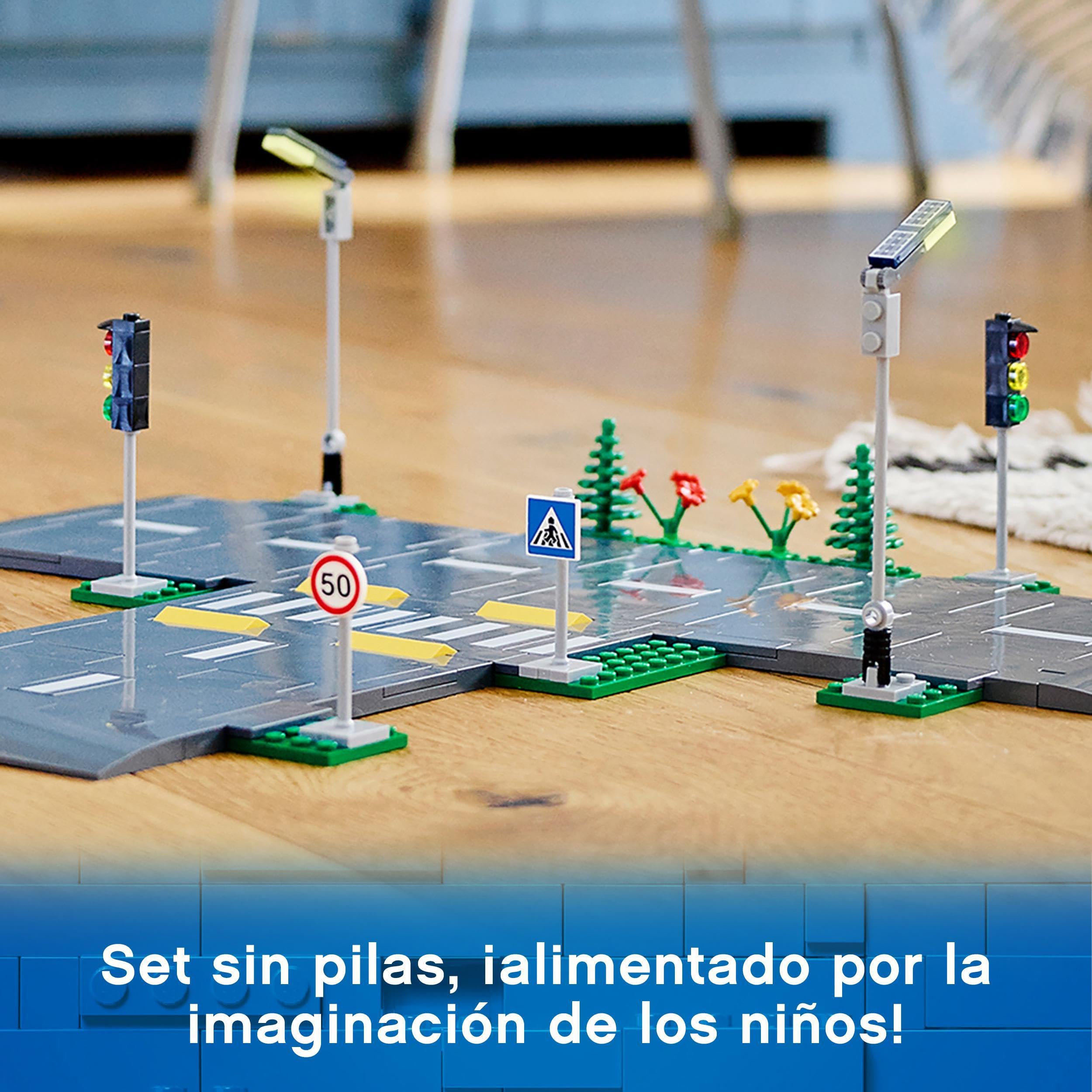 LEGO CITY Set: 60316 Comisaría de Policía y 60304 Bases de Carretera, con Camión de Basura, Helicóptero de Juguete y Semáforos, Ladrillos que Brillan en la Oscuridad, Regalo para Niños y Niñas