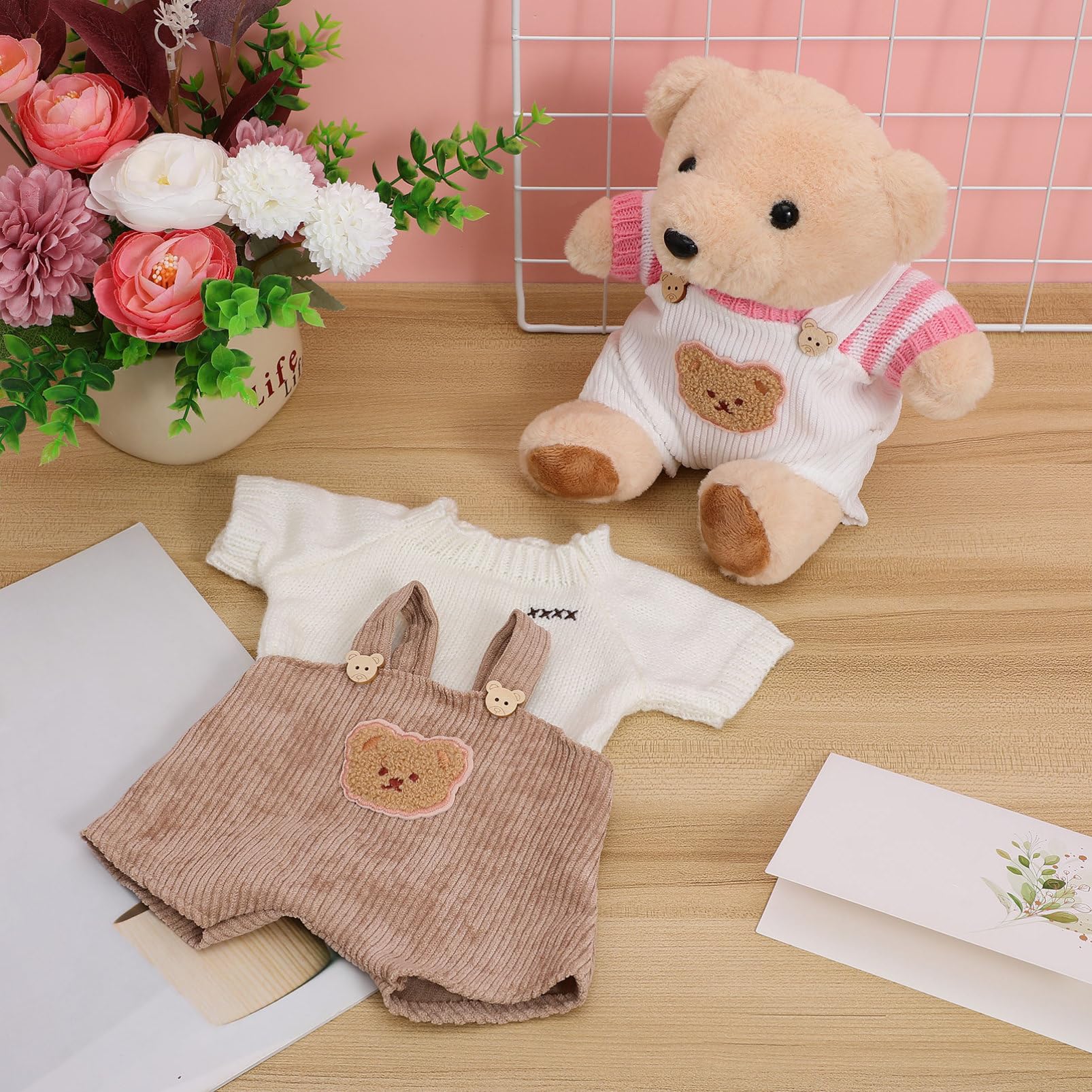 BESTonZON 2 juegos de ropa de muñeca para oso de 30 cm: ropa de peluche para animales - trajes de muñeca de peluche incluyen pantalones con tirantes y suéter