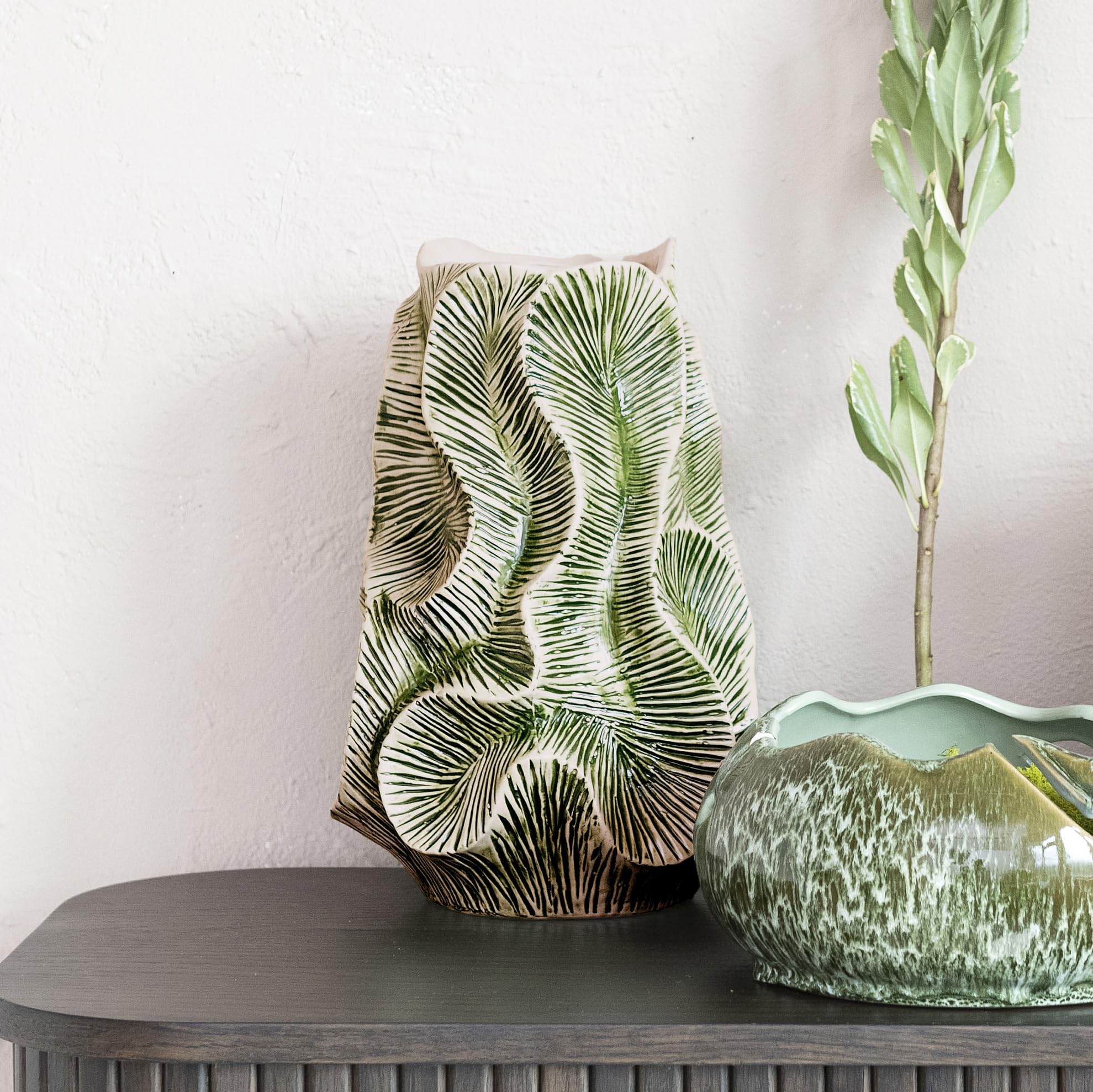 Bloomingville フラワーベース Amazon.com: Bloomingville Textured Stoneware Organic Shaped Vase