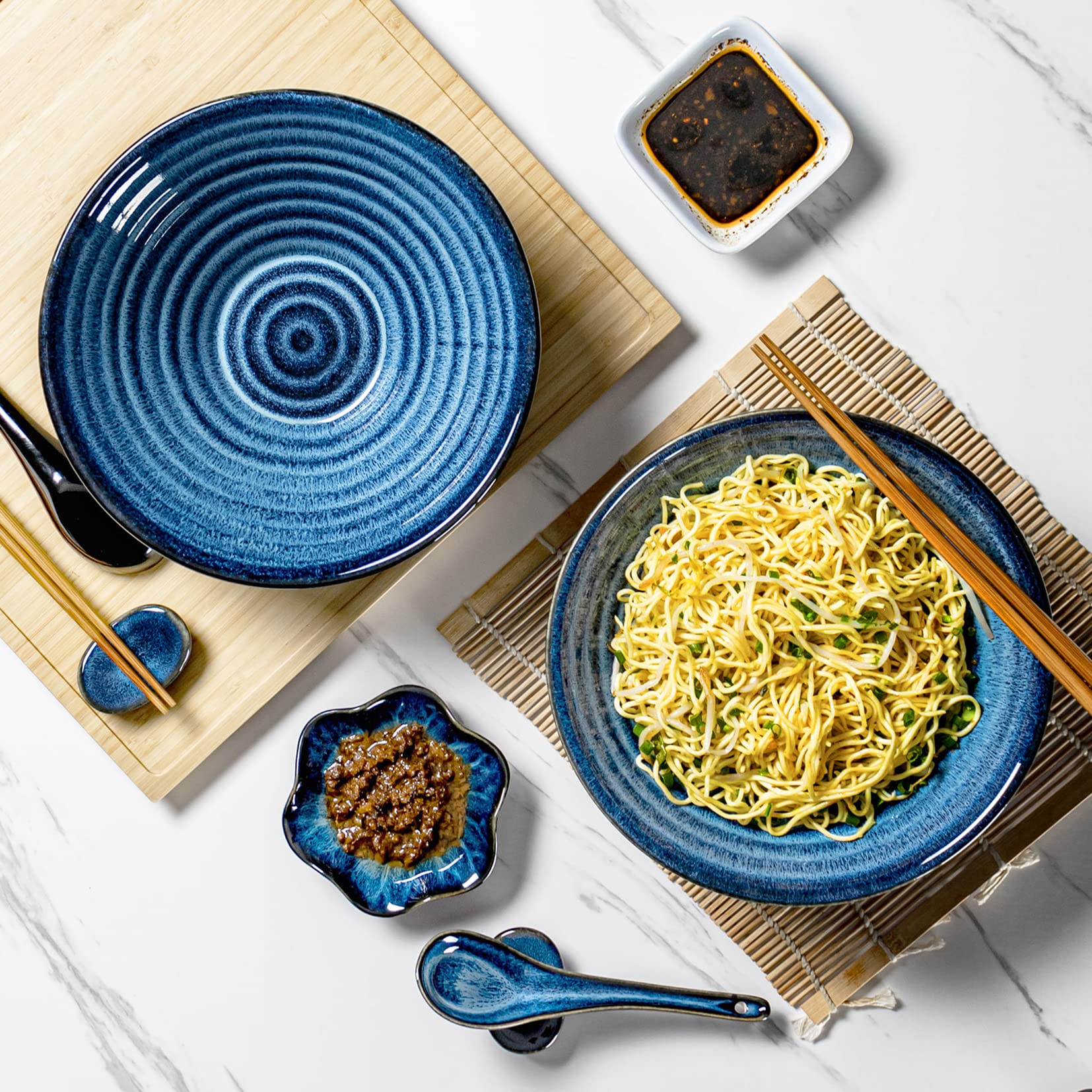 UNICASA Ramen Schüssel Set, Keramik Ramen Bowl Set mit 2X Schüssel, Essstäbchen, Keramiklöffel, Essstäbchenablage, Traditionell Japanisches Geschirr Set, Blue