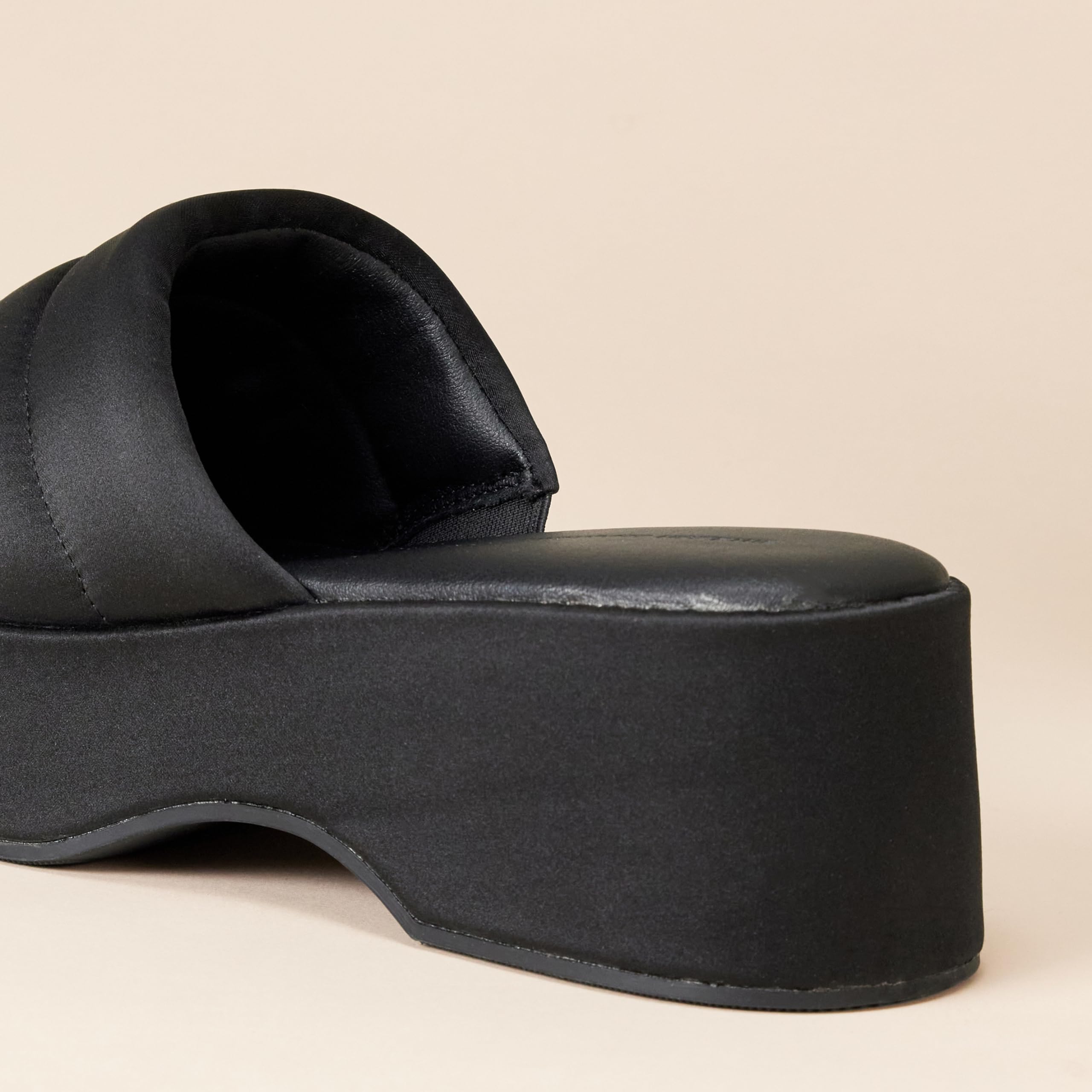 Amazon Essentials Mujer Sandalia sin Cordones con Plataforma