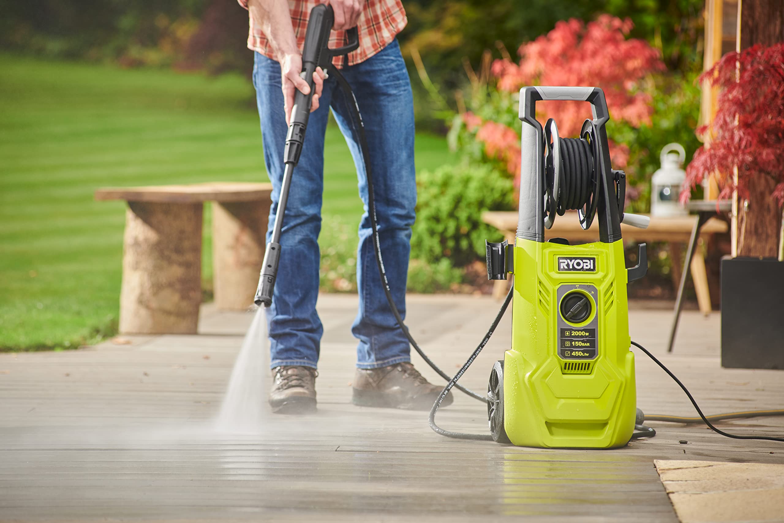 RYOBI - Nettoyeur Haute Pression 2000 W - 150 Bars - 450 L - Flexible 8 m - Enrouleur - réservoir détergent intégré - Lance Vario & Turbo - Brosse rotative - RY150PWA
