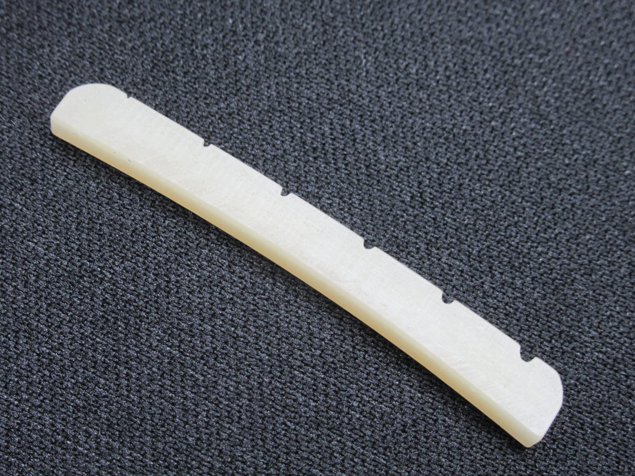 Amazon.co.jp: Fender用 底面カーブタイプ 牛骨製 無漂白汎用溝