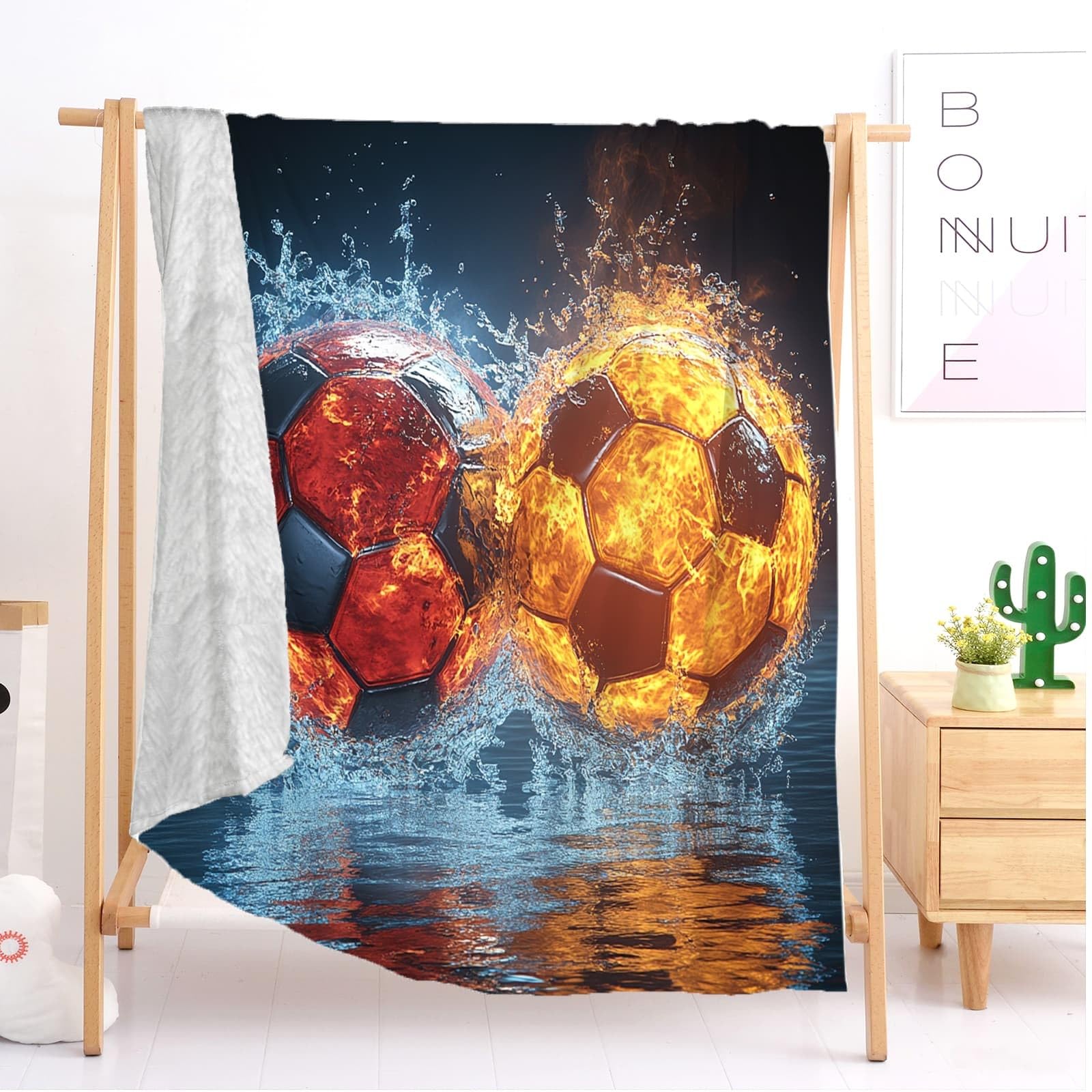 Koc termiczny XXL 180 x 220 cm Sport Płomienie Wodne Spraye Piłka nożna Polar Flanelowy Super miękki i miękki ciemnoniebieski koc polarowy do dekoracji sofy i łóżka