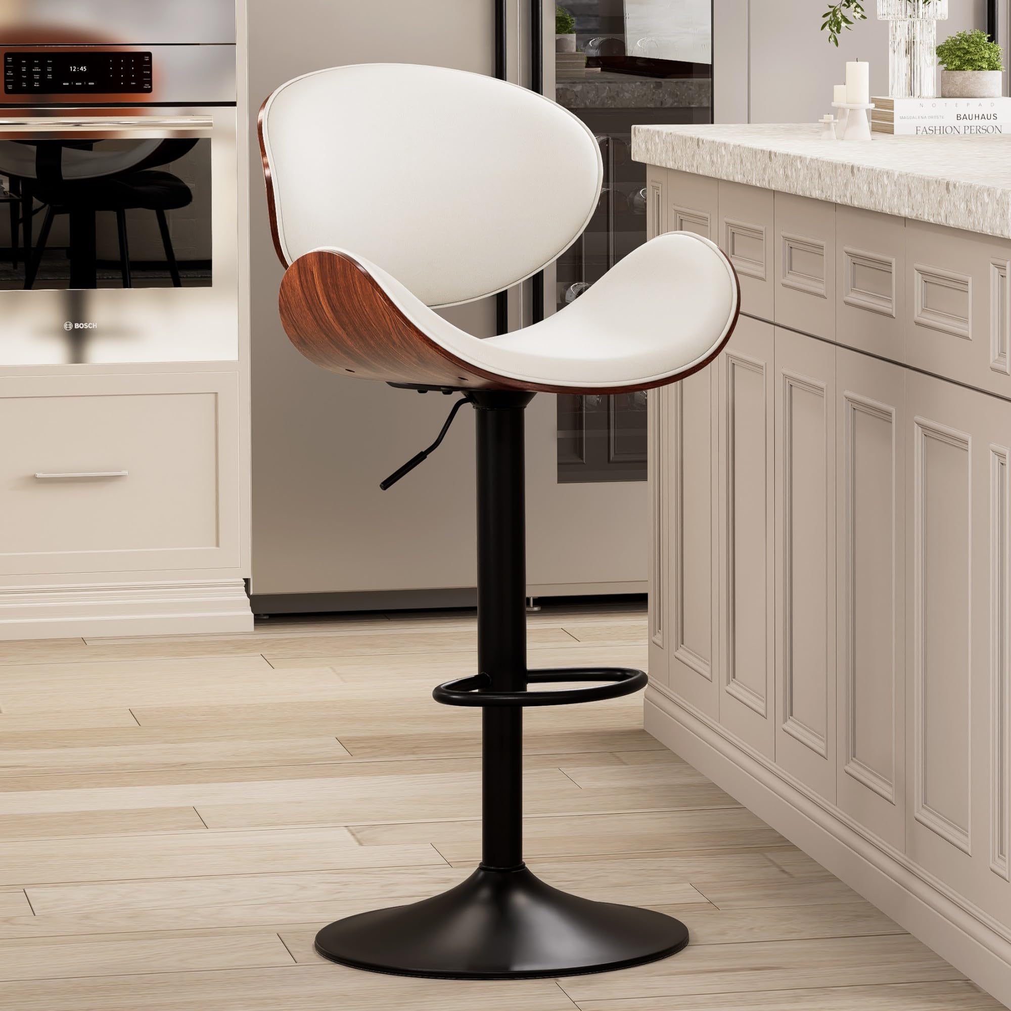 Tabouret de bar confortable pour soulager le dos lors des repas sur îlot de cuisine