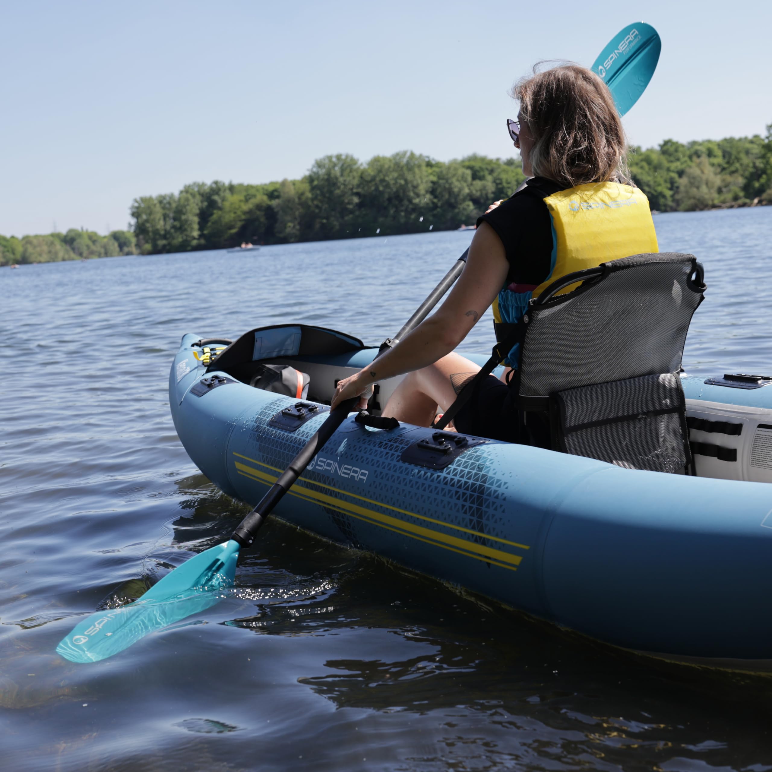 SPINERA Kajak Paddel Performance Fiberglas – Touring Allrounder Paddle, 240cm, 5-teilig & verstellbar – schwimmfähig, leicht & kompakt – mit PP+40% FG Blatt für Kajak, Sup & Freizeit