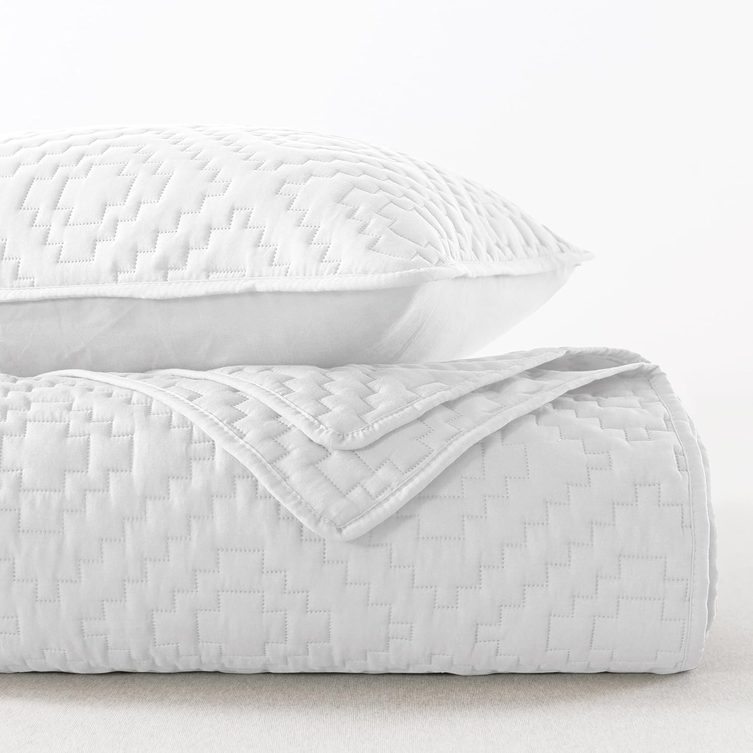 R.SHARE White King Size Quilt Bedding Sets with Pillow Shams, Boho Lightweight Soft Bedspread Coverlet, Quilted Blanket Thin Comforter Bed Cover for All Season, 3 Pieces, 104x90 inches - Image 6