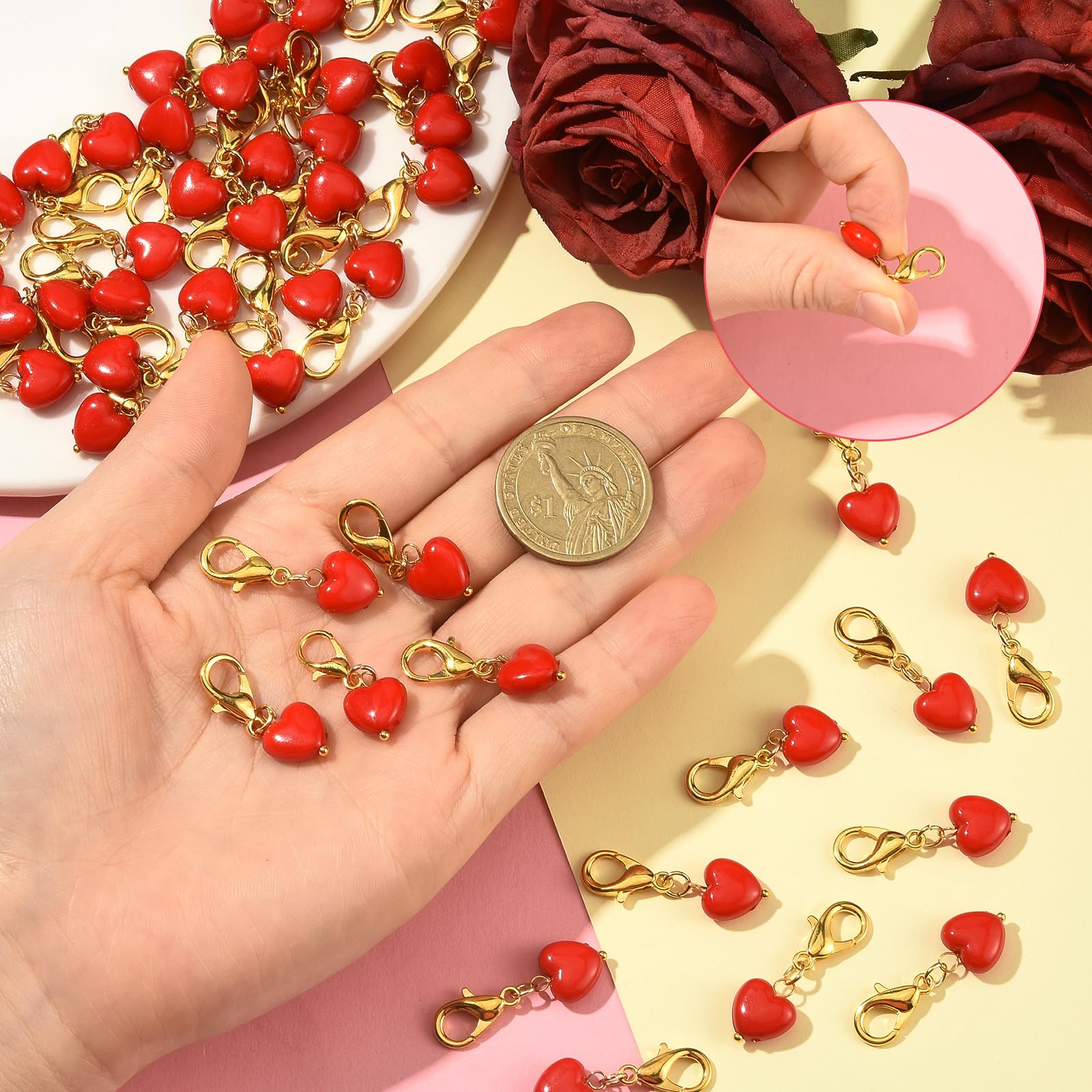 100 ciondoli a clip per borse a forma di cuore rosso, per la creazione di gioielli, per San Valentino, amore, in acrilico, con chiusura a moschettone, ciondoli per borse, portachiavi