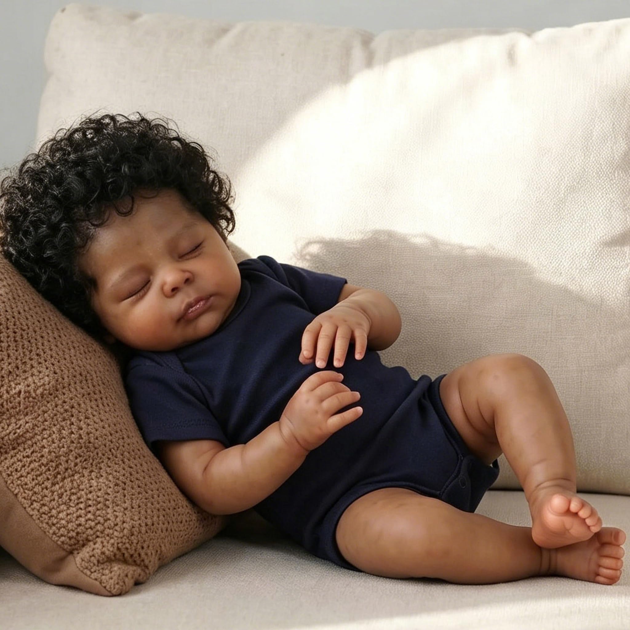 Anano Bebe Reborn de Vinyl Suave y Flexible Christopher 45cm, Muñeca Recién Nacida de Piel Morena, Muñeca Realista Niña Negra, Regalo de Cumpleaños para Niños +3 Años