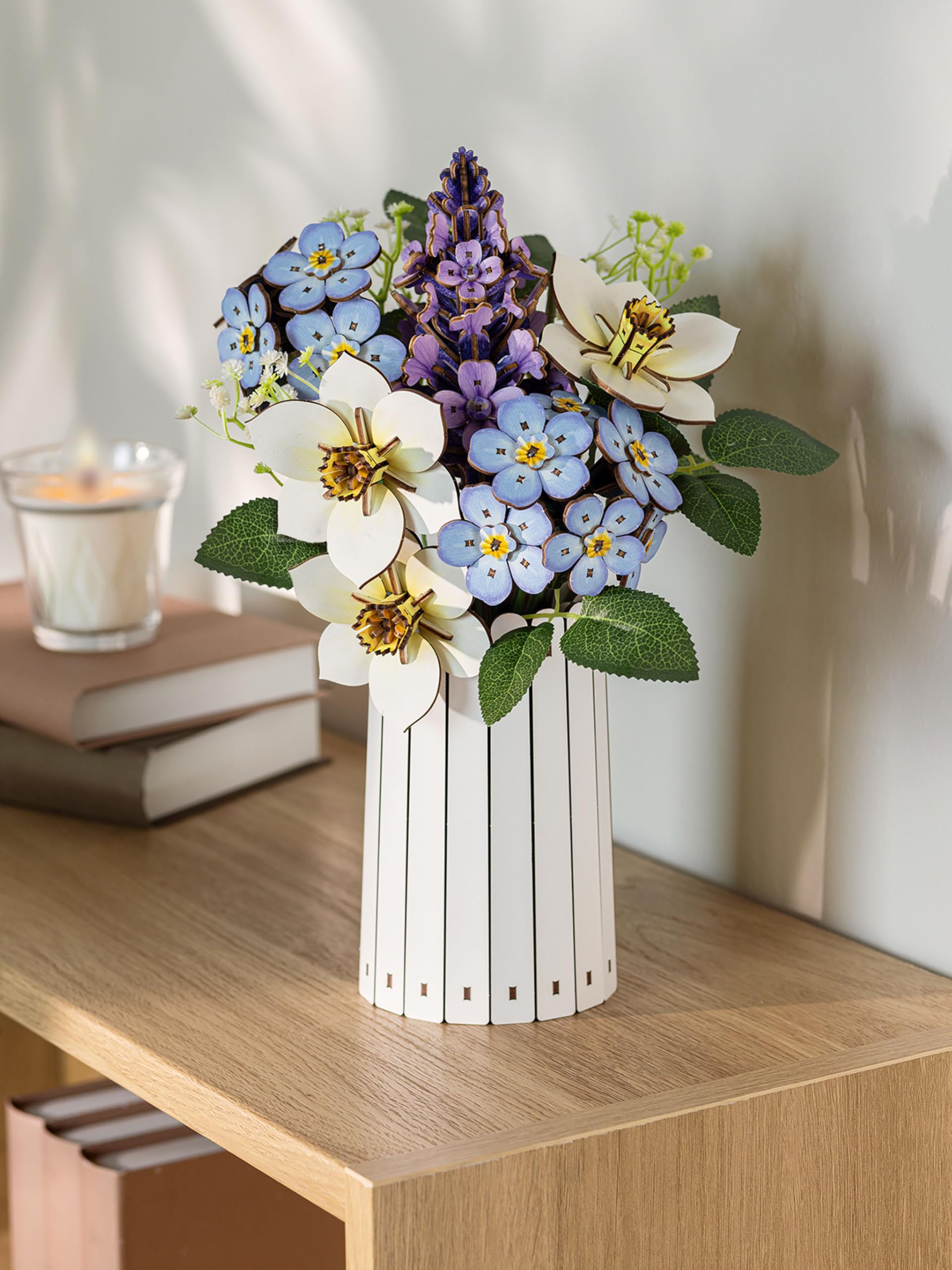 Revell Blossom Festival Blumenstrauß aus Holz als Deko, Ewige Blumen mit Vase und Duftring, DIY Blumen-Bausatz, Nachhaltige Wohn-Deko und Geschenkidee