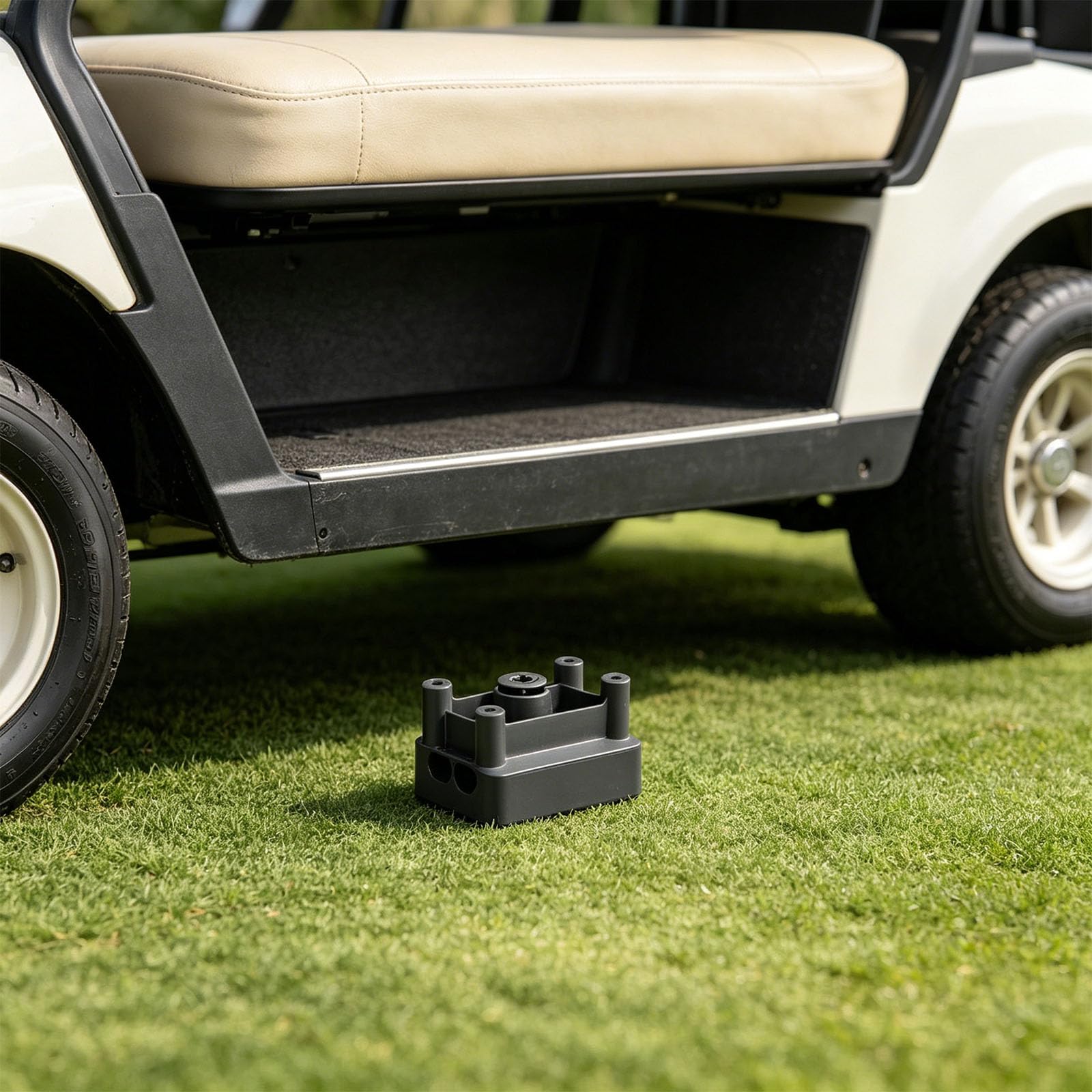 Distributore di potenza di uscita divisore di tensione multipla per auto turistica elettrica costruita con materiali ABS Golf Cart Regolatore di tensioni