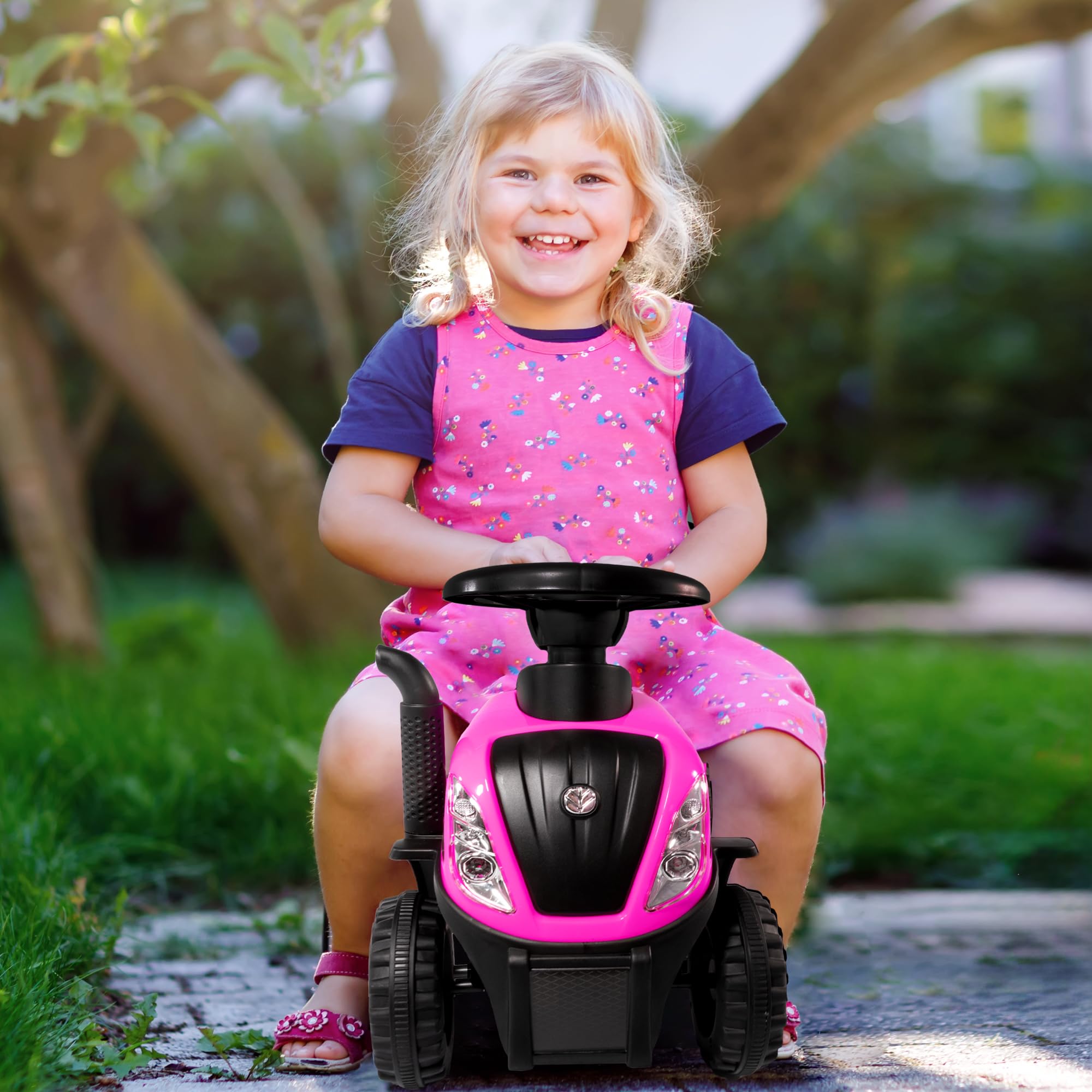 Lemodo Rutschauto Traktor New Holland ab 1 Jahr | Kinderauto mit Anhänger | Rutschfahrzeug mit Schaufel und Rechen | Kinderfahrzeug in pink | Rutscher mit Sound, Licht | Lizenziertes Kinderspielzeug