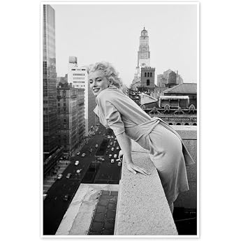 Poster Lounge Marilyn Monroe in New York Poster 40 x 60 cm by Celebrity Collection black and white wall pictures wall decoration