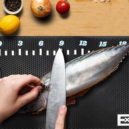 Miniatura 6 de Alfombrilla para filete de pescado con regla de medición, grande de 28 x 14 pulgadas. Tabla de filete de pescado con raspador de escala 2 en 1,