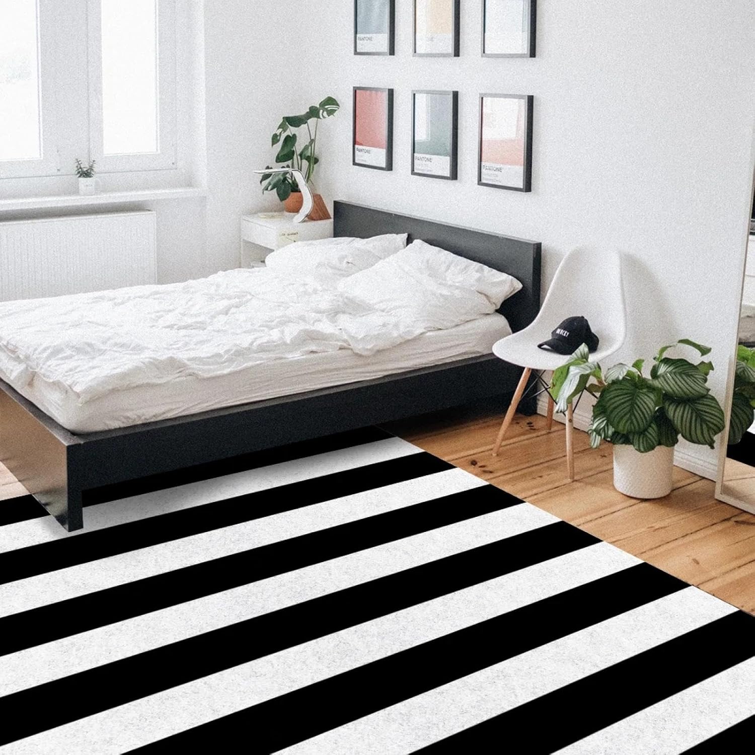 Simple Black and White Striped Rug for Living Room Children's Room Carpet Bedroom Bedside Blanket Kitchen Doormat 60x110cm