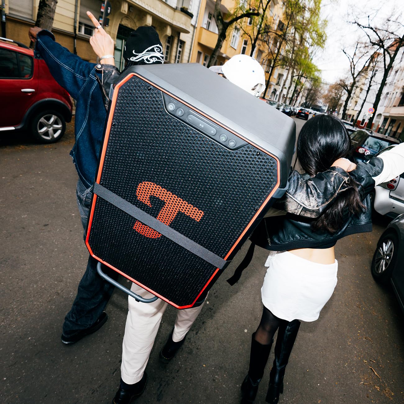 Teufel ROCKSTER NEO Tragbarer Bluetooth Lautsprecher | Extrem Lauter Mobiler Party Bluetooth Speaker - 130 dB SPL Peak - Lange Akkulaufzeit - IP44 Spritzwassergeschützt - Powerbank