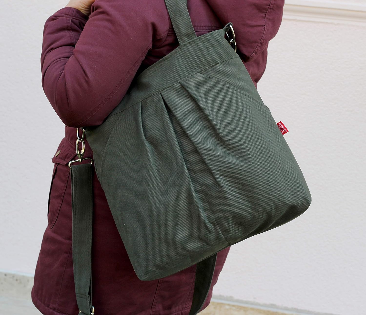 Large Carry All Tote Bag Adjustable Crossbody Strap Zipper Closure Vegan Eco-Friendly Washable Casual Everyday Weekend Travel Shopping Bag