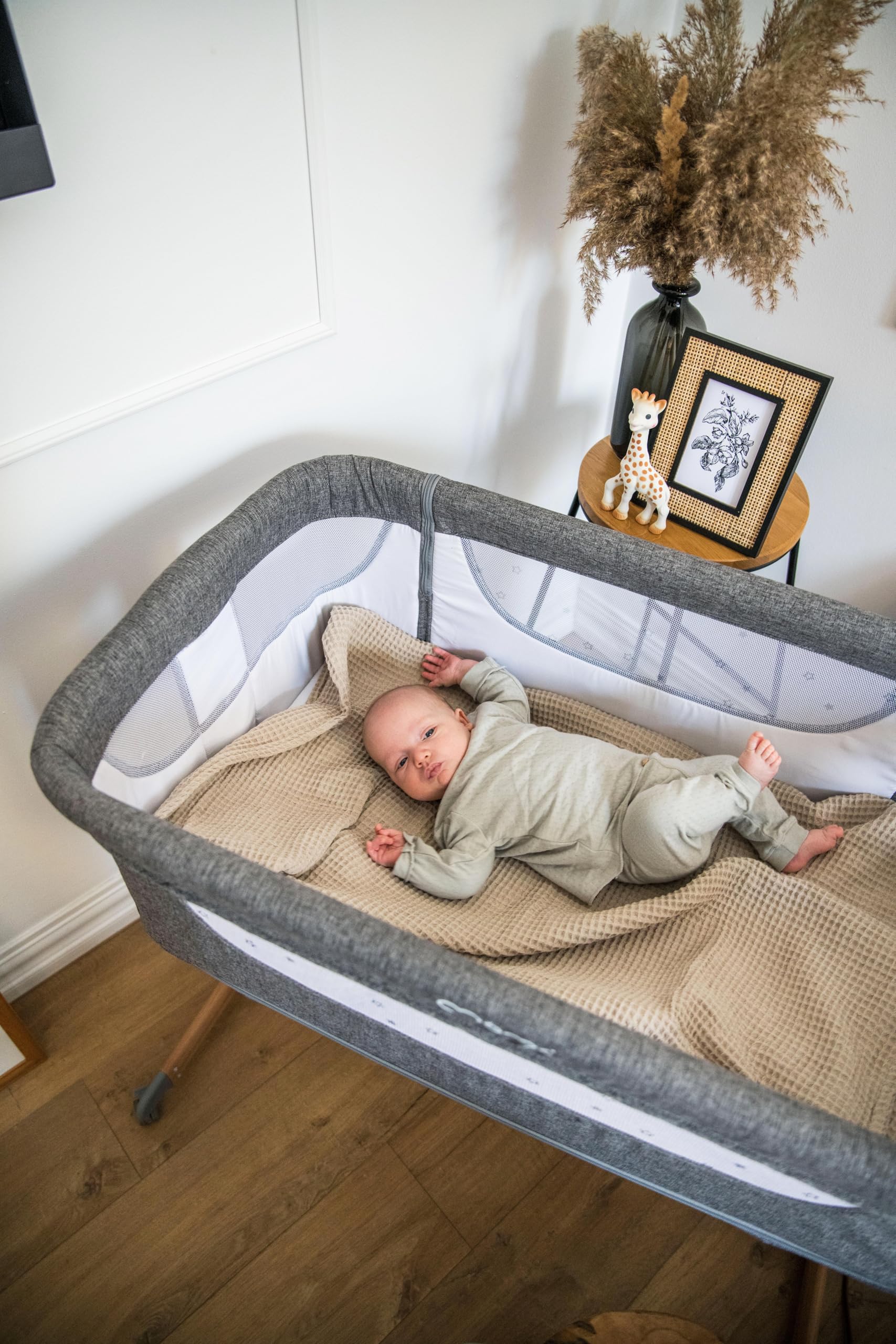 Momi Lit d'enfant Multifonction Smart Bed 4 en 1, lit d'appoint et Parc, jusqu'à 15 kg, réglage hauteur 5 niveaux, avec matelas