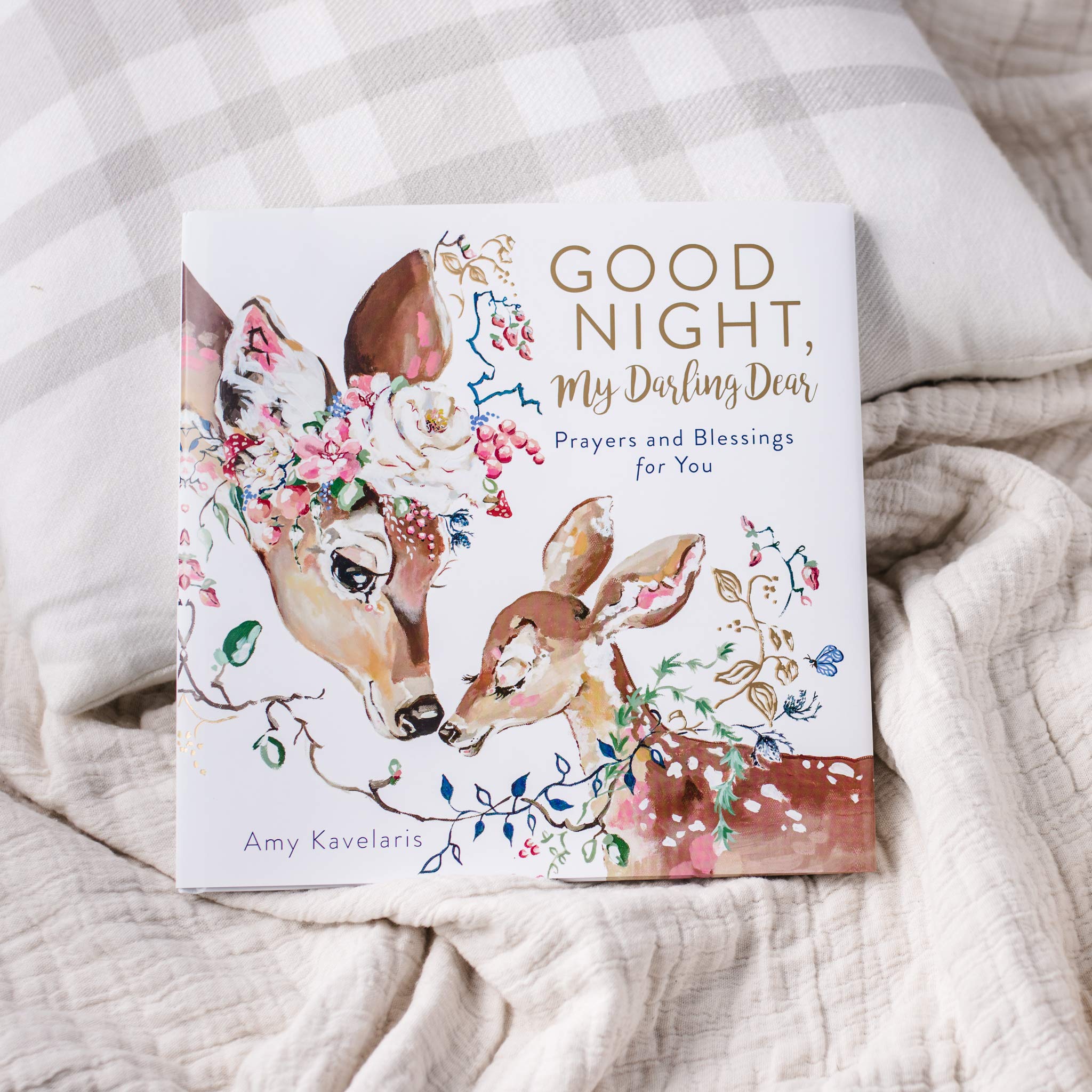 Good Night, My Darling Dear: Prayers and Blessings for You (Darling Animals in Bloom) - Image 4