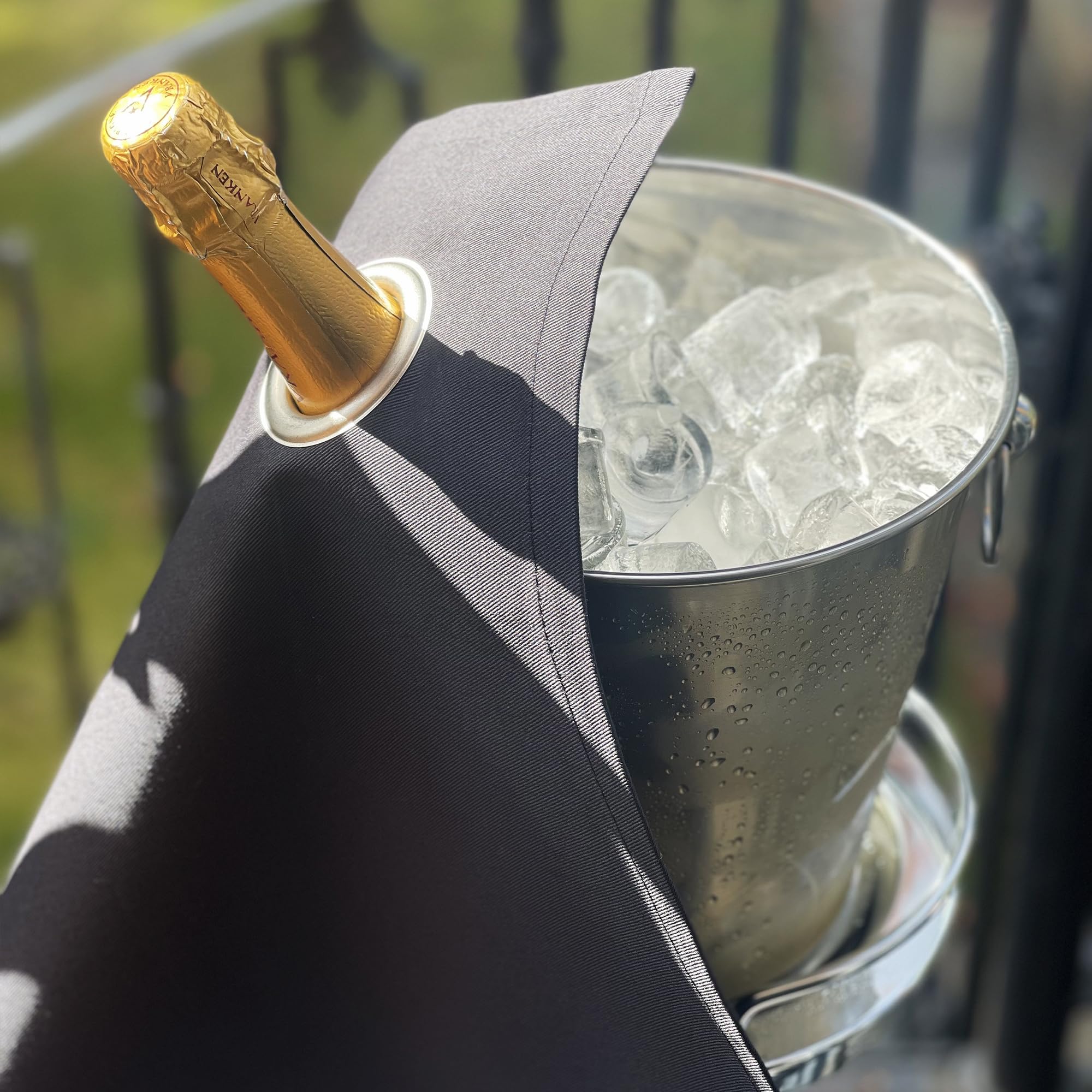 Classic Collection - Paños para botellas con anillo de metal para cubos de hielo, algodón, 42 cm, agujero en la esquina (negro con anillo plateado, paquete de 5)