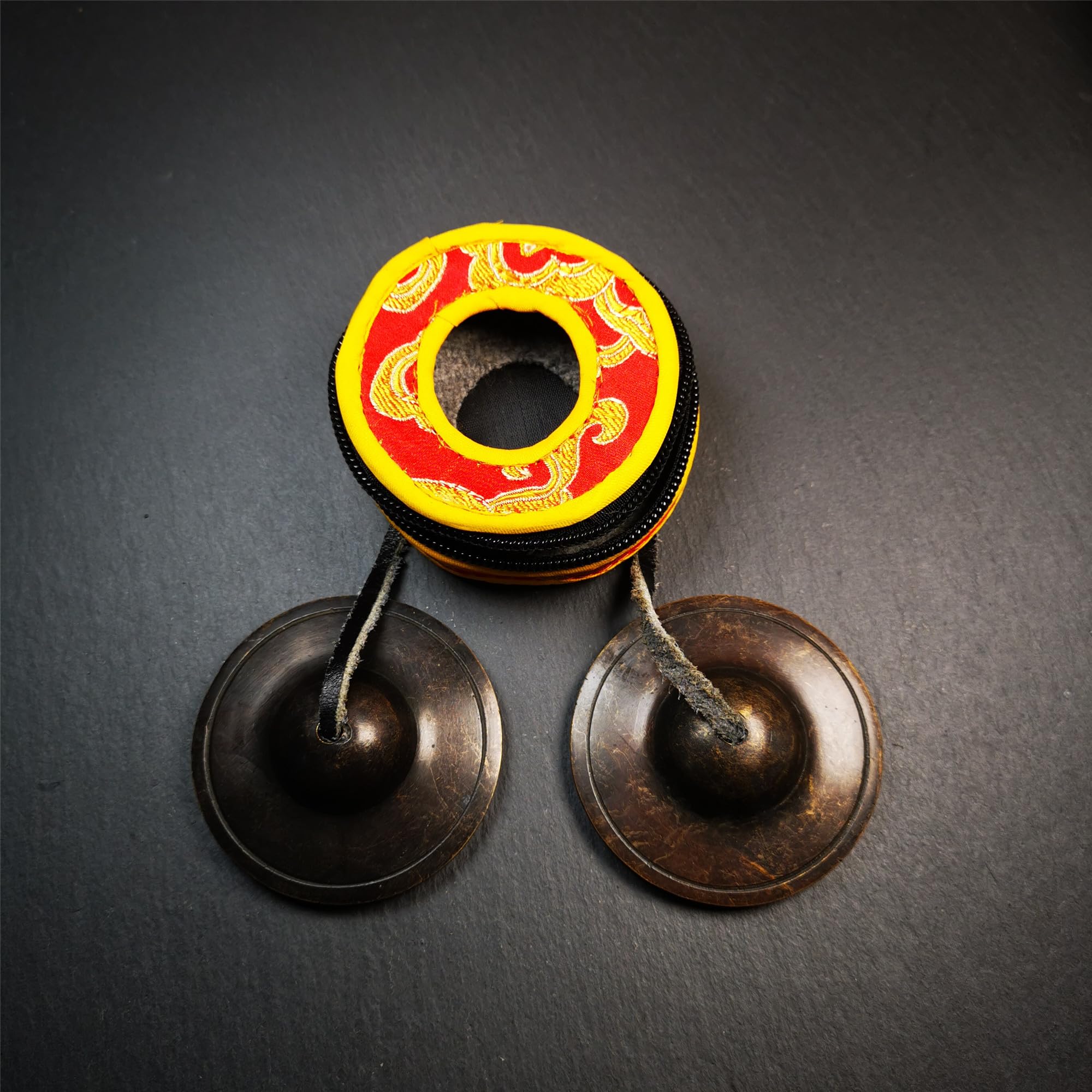 Set di Campane Tibetana Tingsha Tibetano - Cimbali Piatti Piattini da dita Tibetani - Fatti a Mano in Nepal - Ottone, Marrone Liscia, 6,5 cm