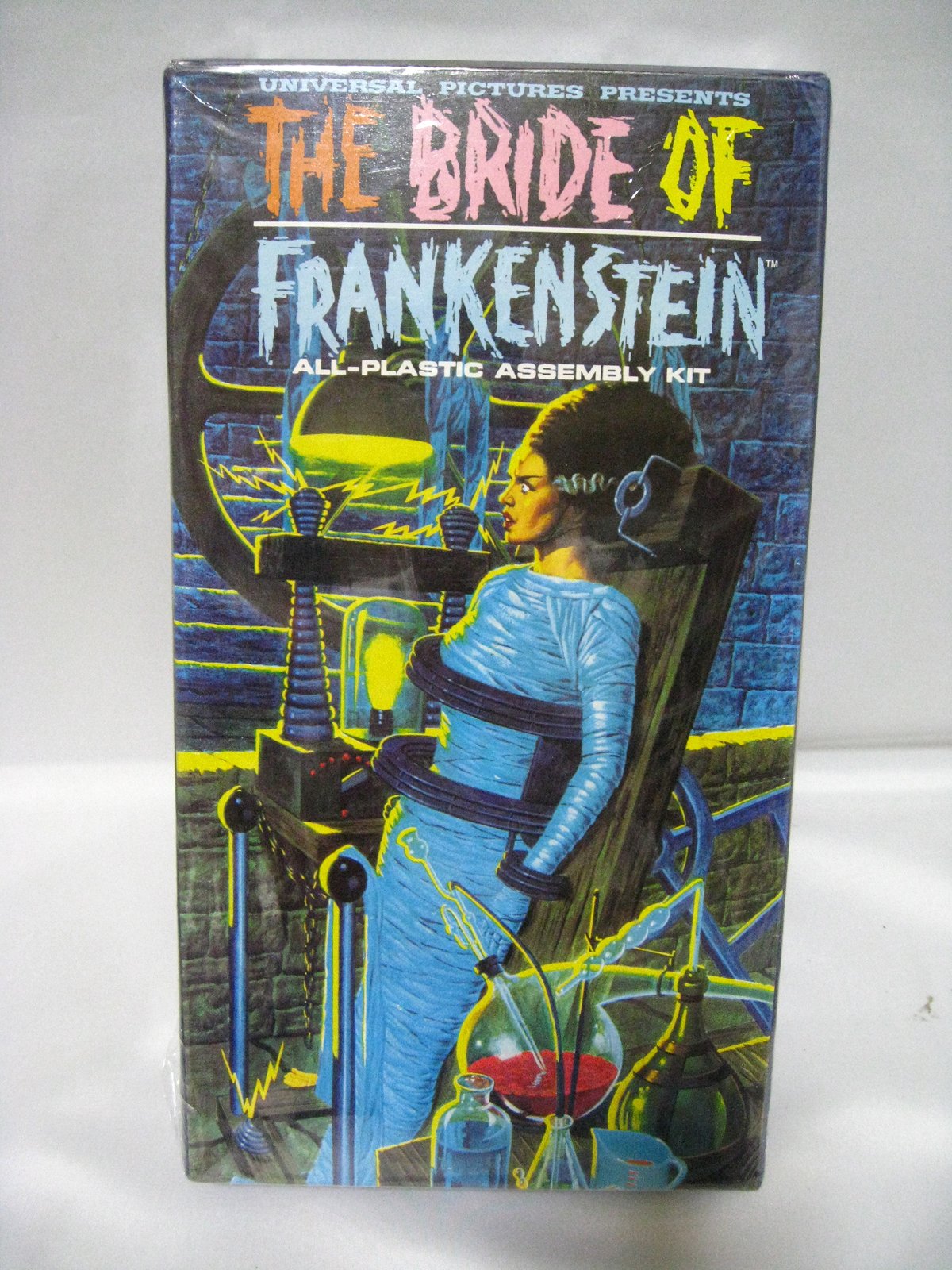 Amazon.com: Universal Monsters, The Bride of Frankenstein, Polar