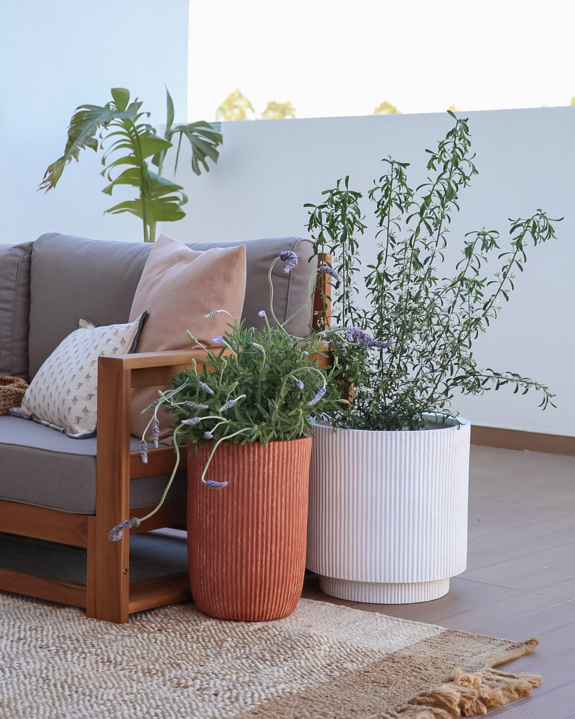 Blumentopf Ton und Glasfaser weiß rund ⌀ 37 cm mit Rillen modern Daria