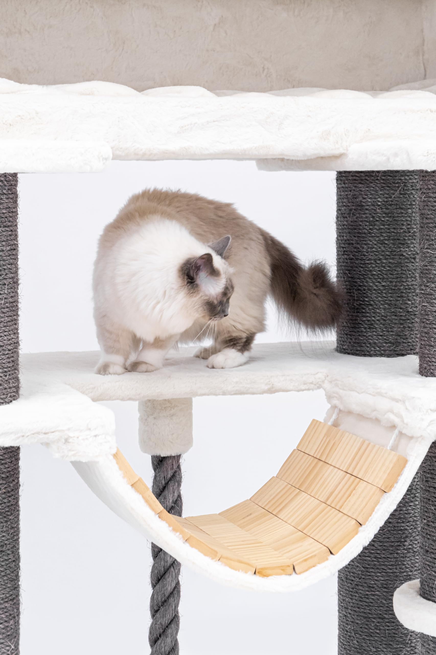 Petrebels XXL Kratzbaum Grosse Katzen Stabil Lookout 198 cm, Off-White | für Maine Coon & große Katzen, Ø 15 cm dicke Stämme, mit XL Hängematten, Schlafhöhle, Loungesofa & extra dicke Bodenplatte