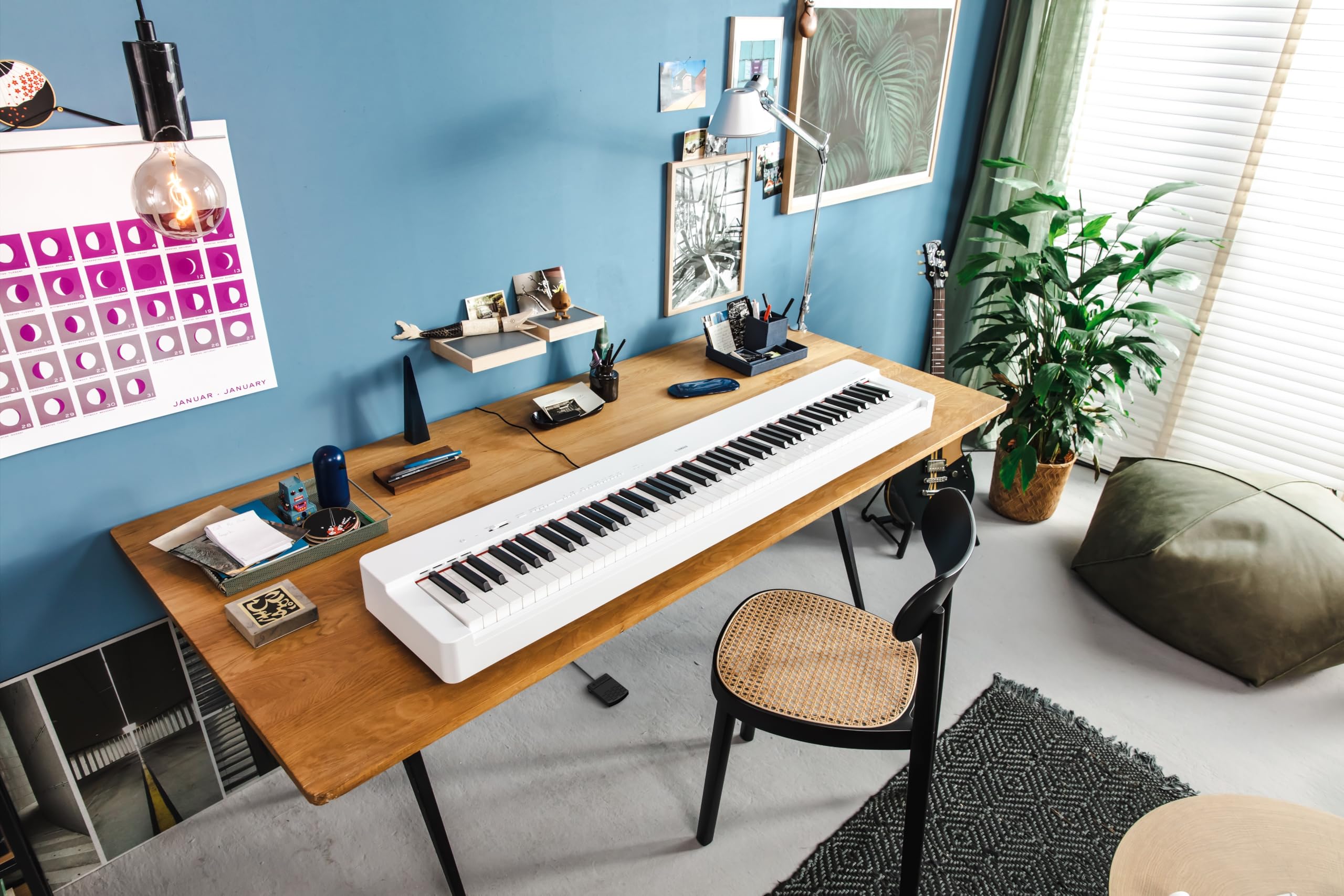 Amazon.com: Yamaha P225 88 鍵數位鋼琴,附加重鍵、可攜式設計、鍵盤