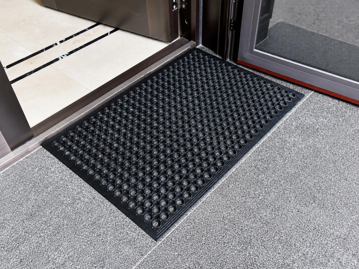 Tapis d'Extérieur Rectangulaire Antidérapant Noir, 91cmx61cm, Anti-Fatigue et Facile à Nettoyer pour Cuisine, Salle de Bain, Entrepôt et Zones de Travail Industrielles