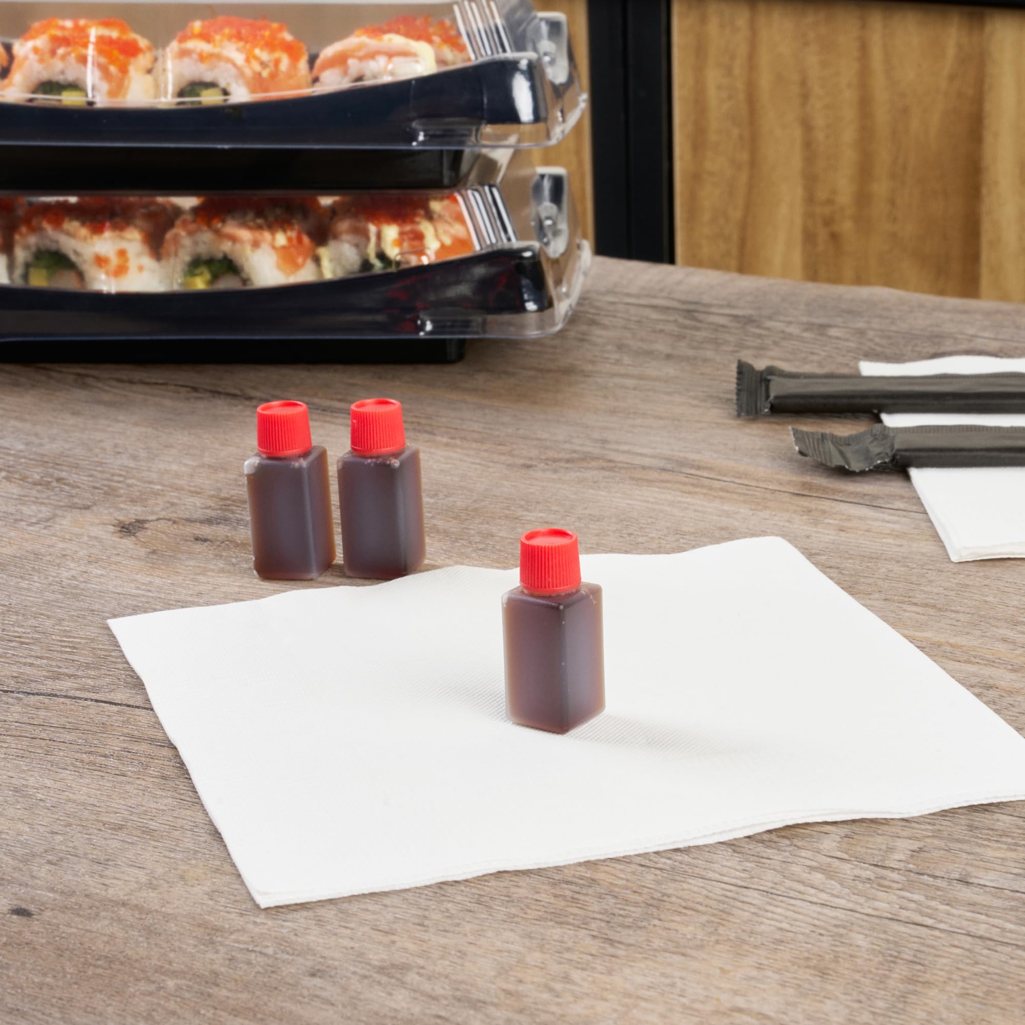 Restaurantware -Bento Tek - Mini botellas de salsa de soja de 6 mililitros, 1000 mini botellas desechables para condimentos con tapas rojas, paquete de condimentos, vinagre o salsa, botellas de