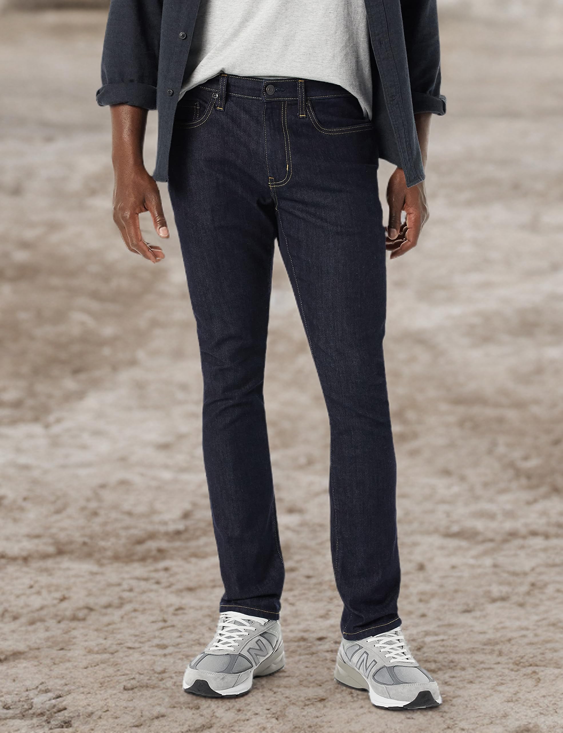 Amazon Essentials Jean Ultra Extensible, Coupe cintrée - couleurs abandonnées Homme