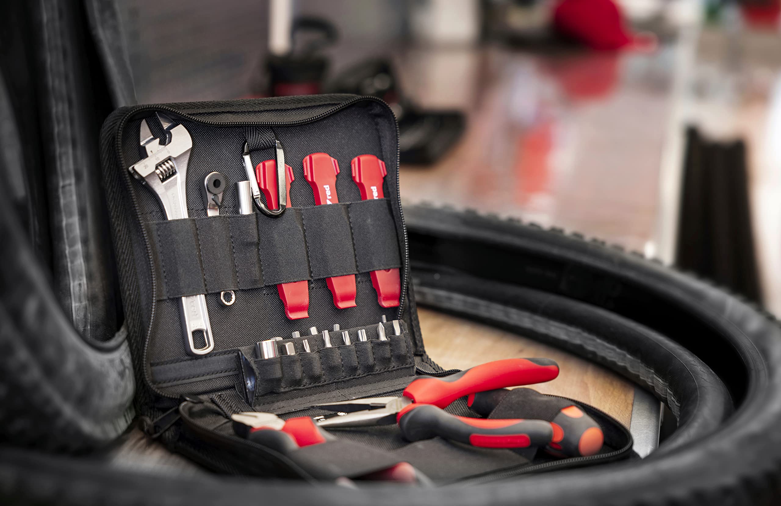 GEDORE red Outils de vélo professionnels pour atelier, 25 pièces, Clé à molette, Tournevis porte-embout 1/4", Outils vélo multifonctions avec sacoche