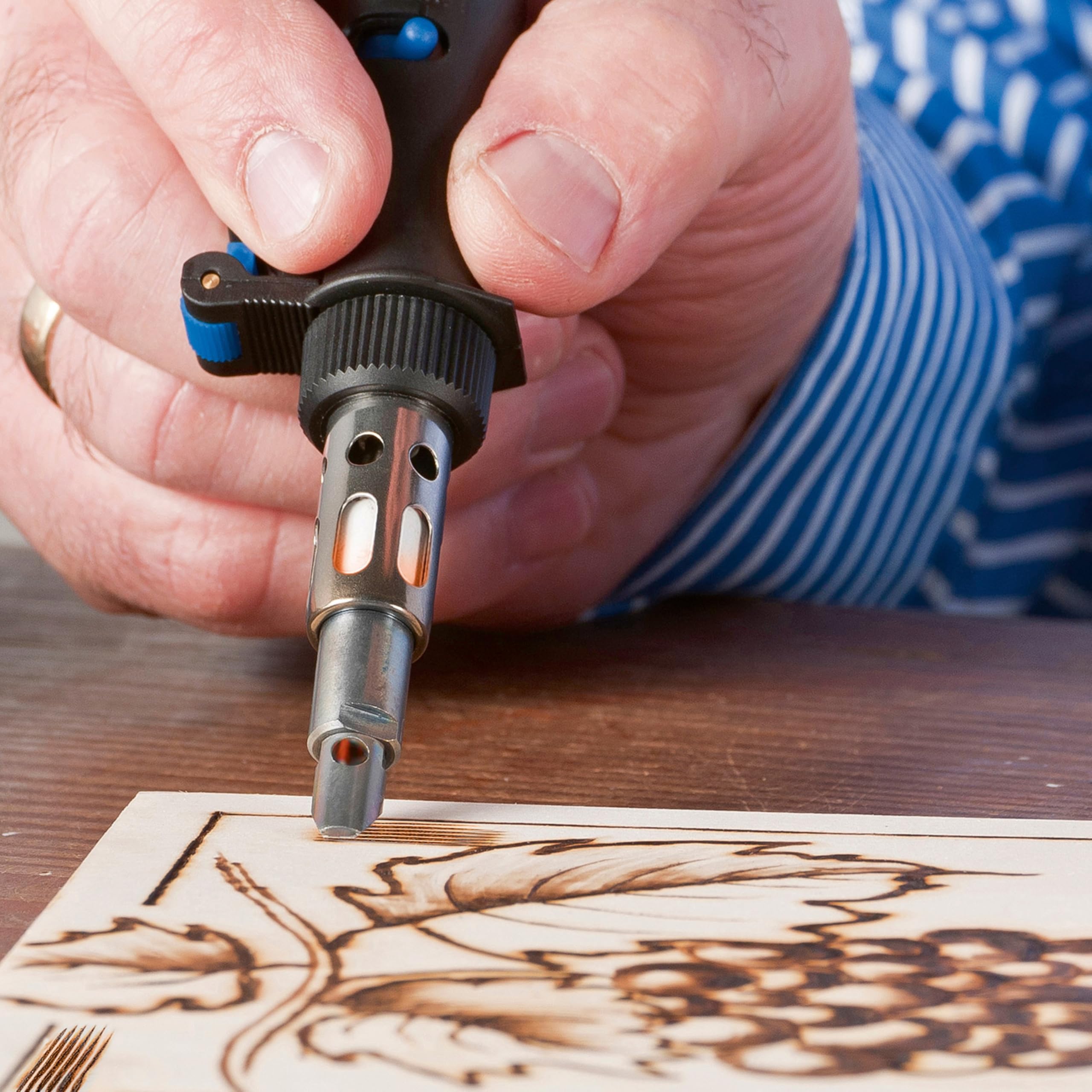 Dremel Versatip 2000 - Soldador sin cables, kit de soldadura de gas butano con 7 puntas intercambiables para quemado de madera, pirograbado, fabricación de joyas, artes y manualidades