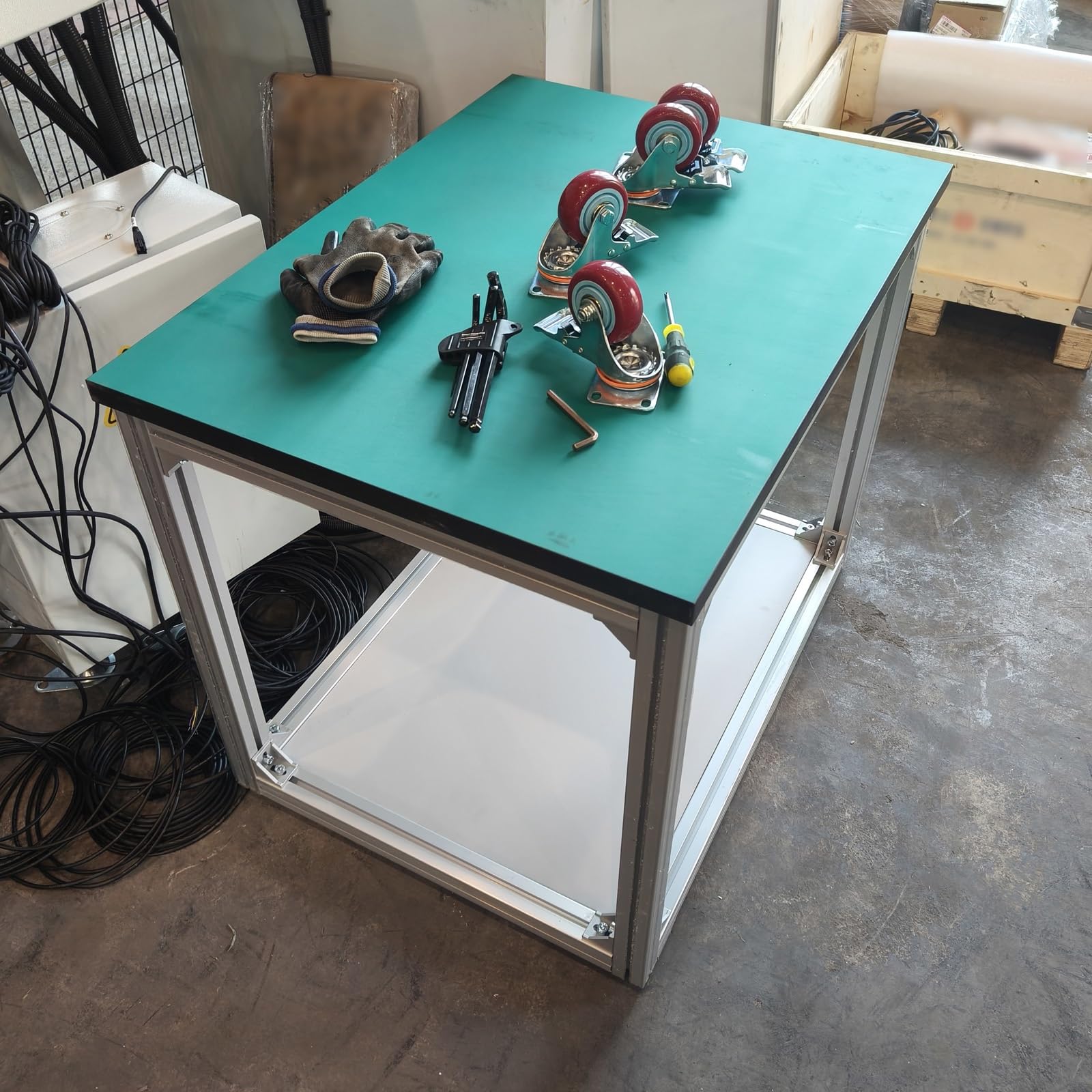 Banco de trabajo portátil con ruedas, mesa de trabajo con marco de aluminio con almacenamiento bajo, carrito de mesa de goma para garaje u oficina, 80 cm x 60 cm x 75 cm