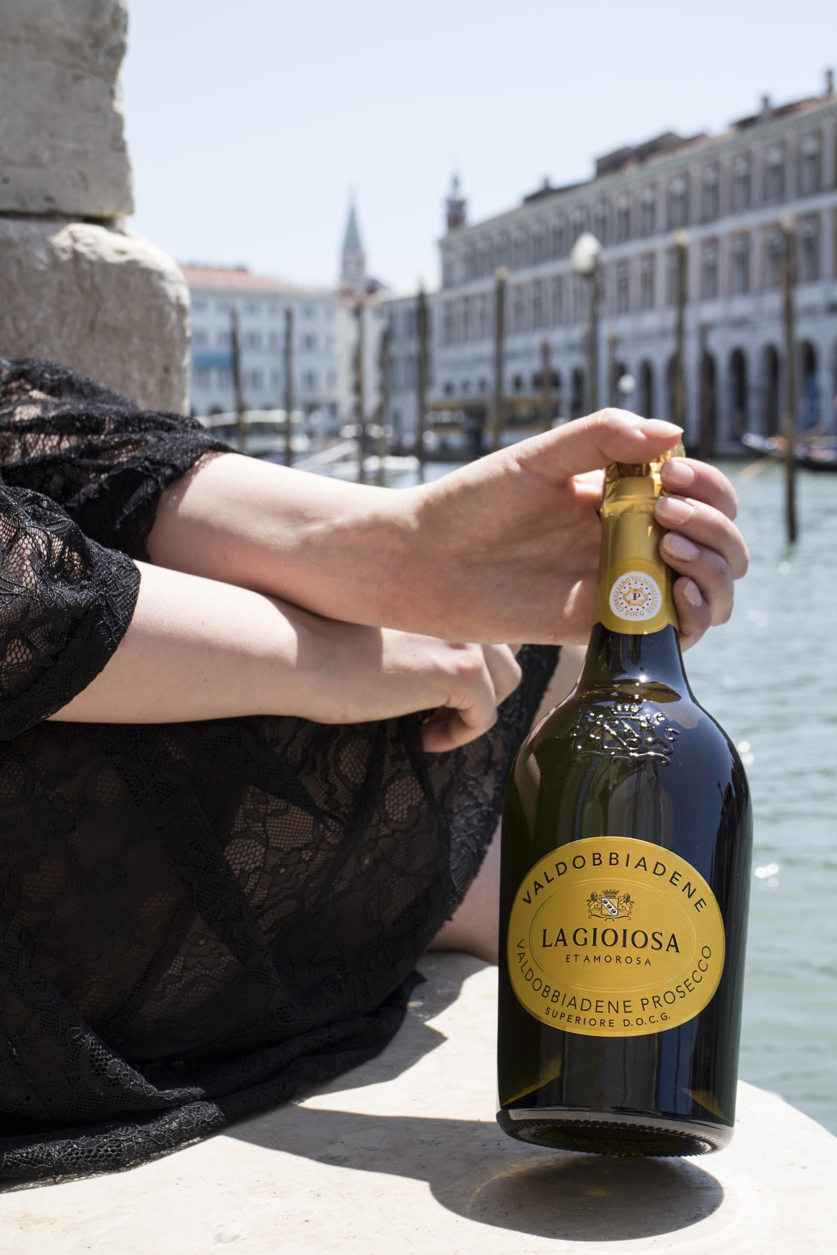 La Gioiosa Valdobbiadene Prosecco Superiore DOCG Extra Dry Spumante 75 cl - Cartone da 6 Bottiglie