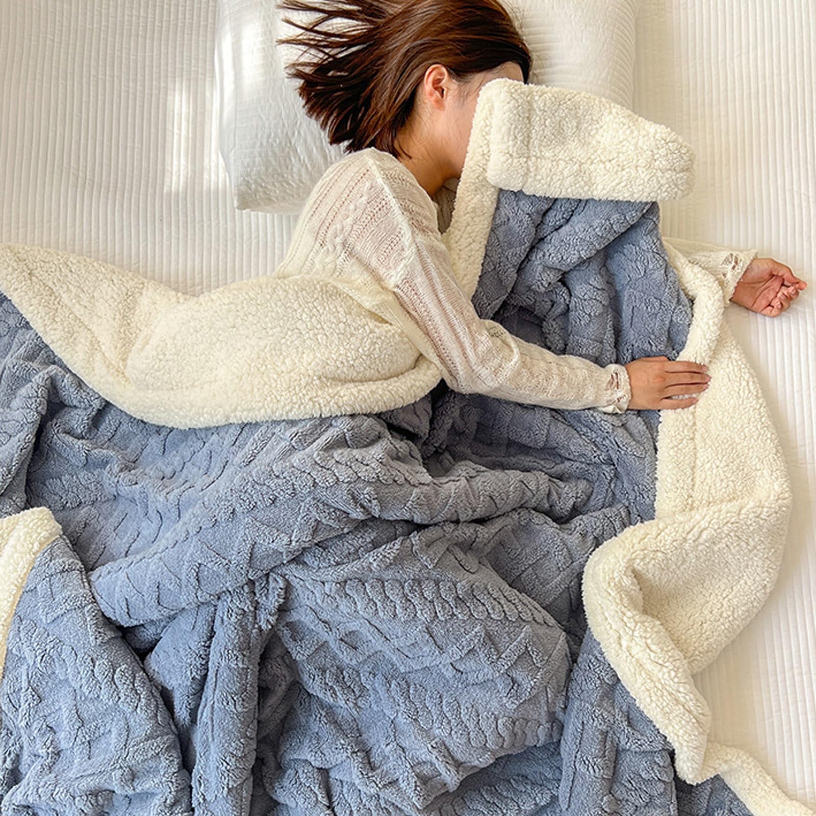 Plaid de voyage moelleux pour des soirées cocooning sur le canapé