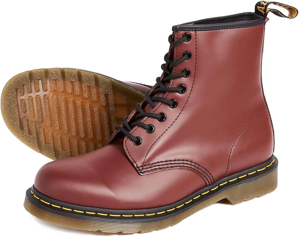 Dr. Martens 1460 バーガンディ ブーツ Dr. Martens: バーガンディ ヴィーガン 1460 ブーツ | SSENSE 日本