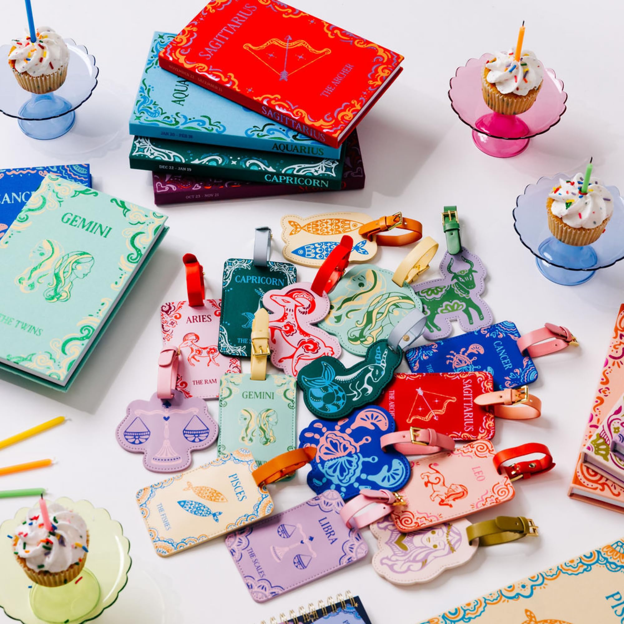 kate spade new york Astrology - Set di 2 etichette per bagagli, Vergine