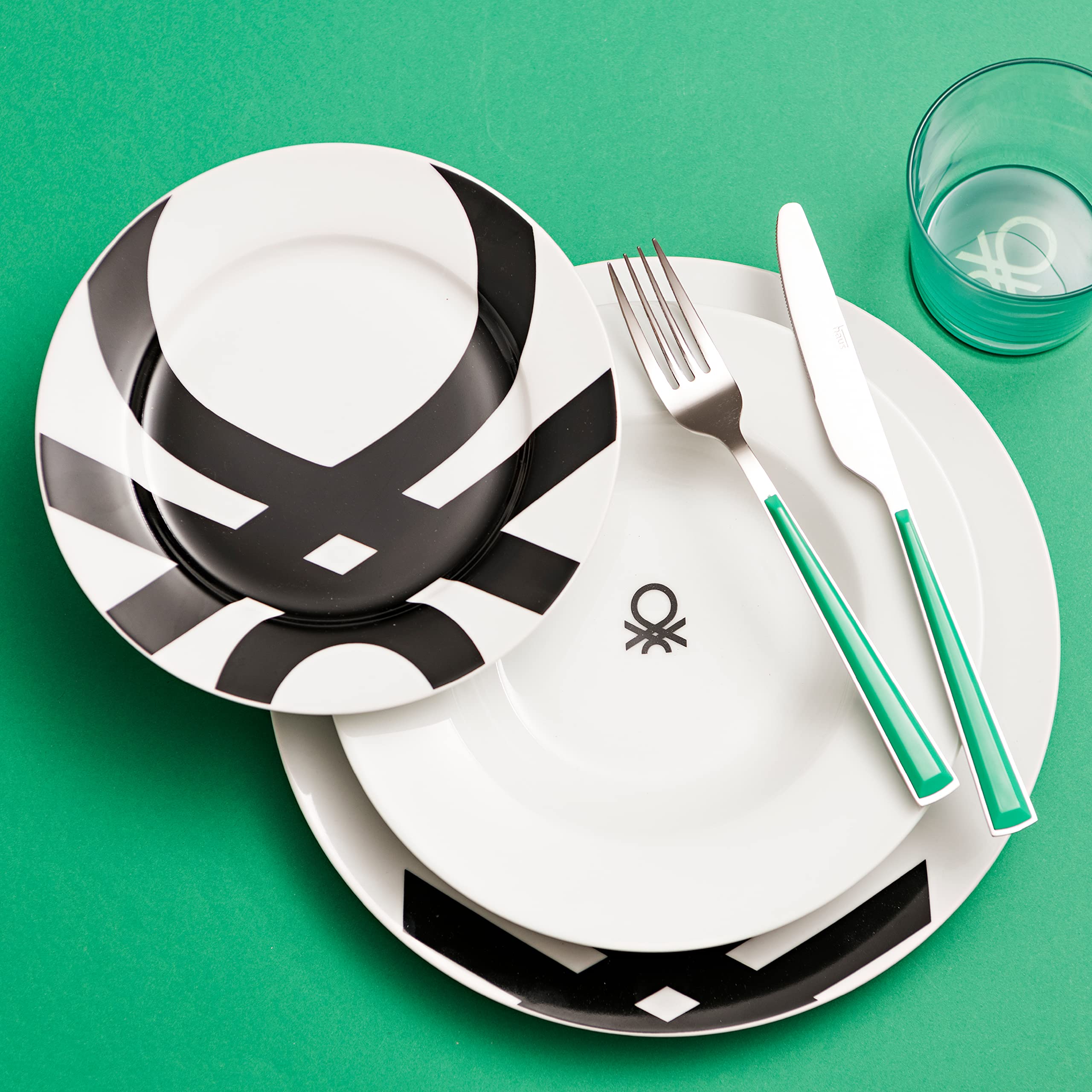UNITED COLORS OF BENETTON. BE107 Set 18pcs vajilla Porcelana diseño Logo Estampado Negro Casa Benetton