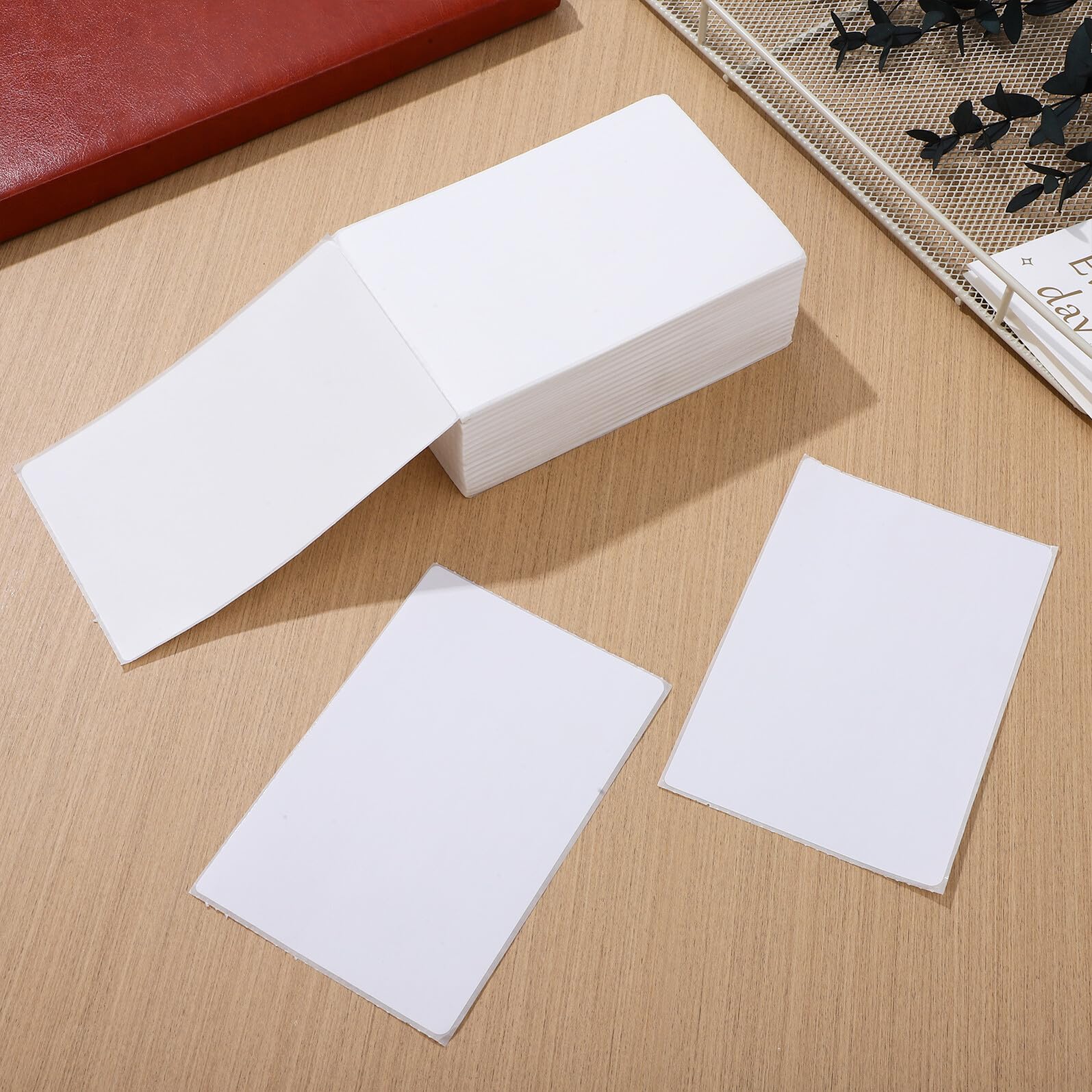 TOPBATHY 500 pièces Étiquettes Expédition Thermiques Autocollantes avec Ligne Perforée Résistantes à Huile Usure Compatibles Imprimantes Thermiques pour Usage Commercial et Personnel