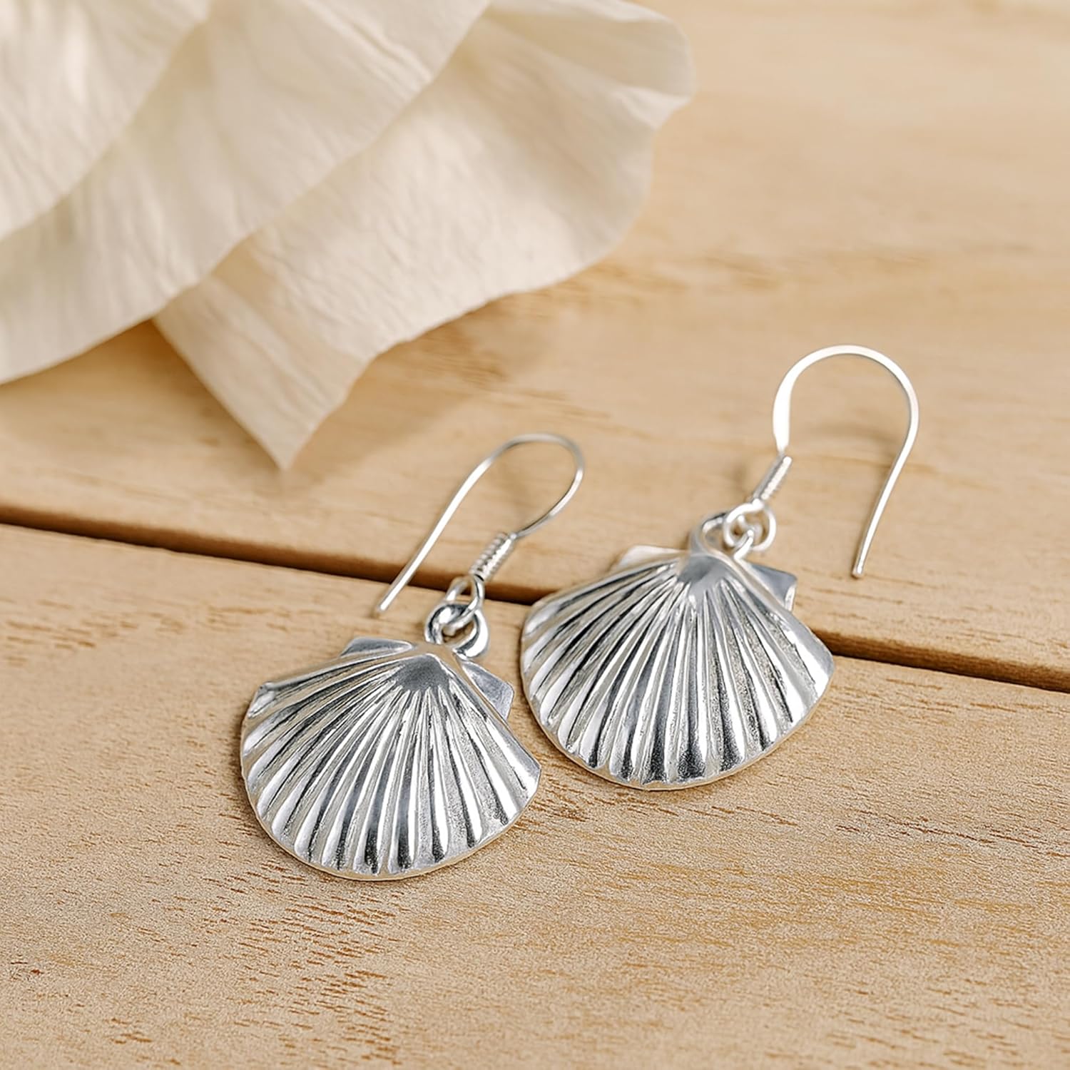 AeraVida Beach Summer Seashell Clam Boho Sterling Silver Dangle Earrings | Chic Boho Style Sterling Silver Dangle Earring for Women | Jewelry Gift