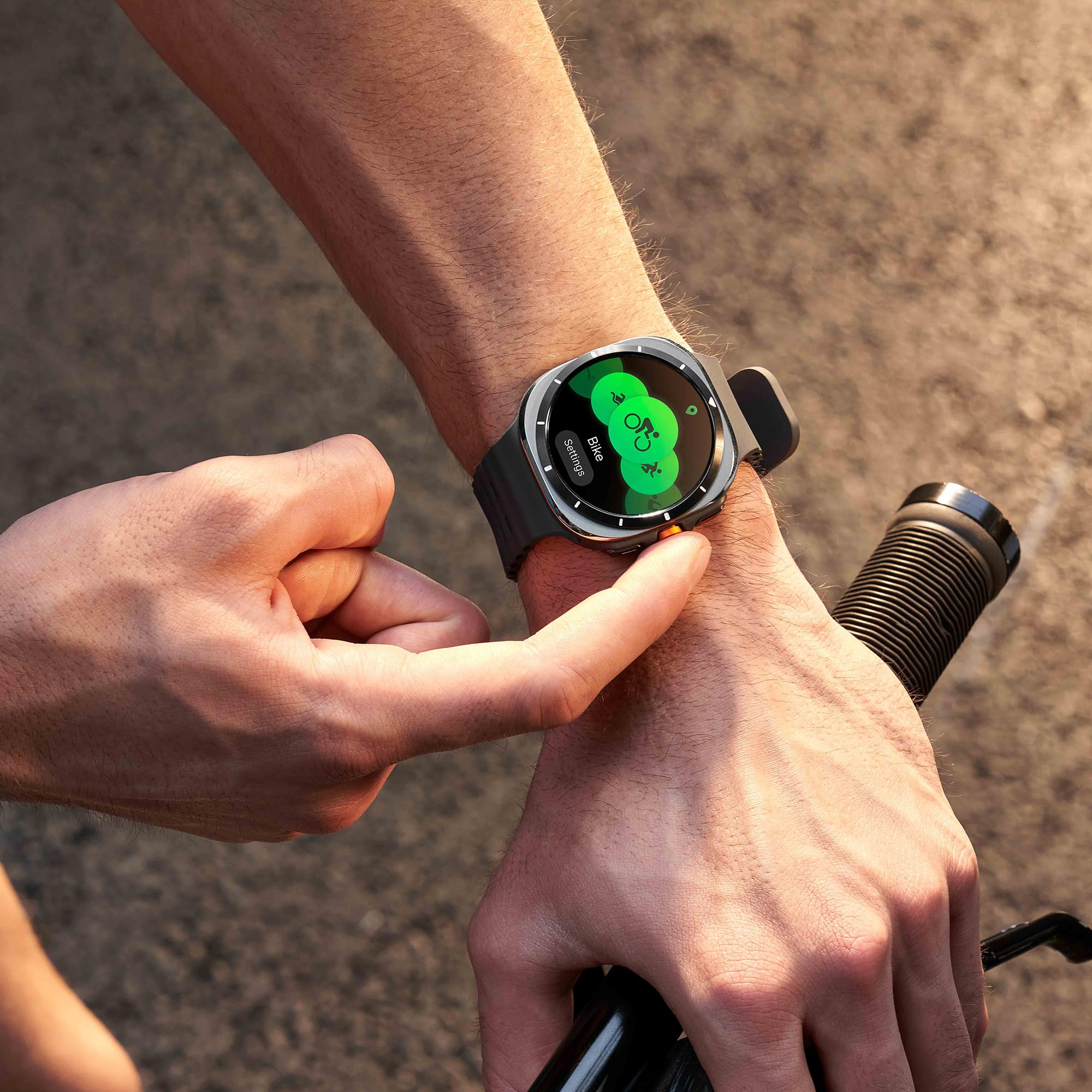 Samsung Galaxy Watch Ultra (2025) Smartwatch mit Galaxy AI, Fitness-Uhr, Marine Band, Titan-Gehäuse, Dual-GPS, 64 GB, 47 mm, LTE, Titanium Silver