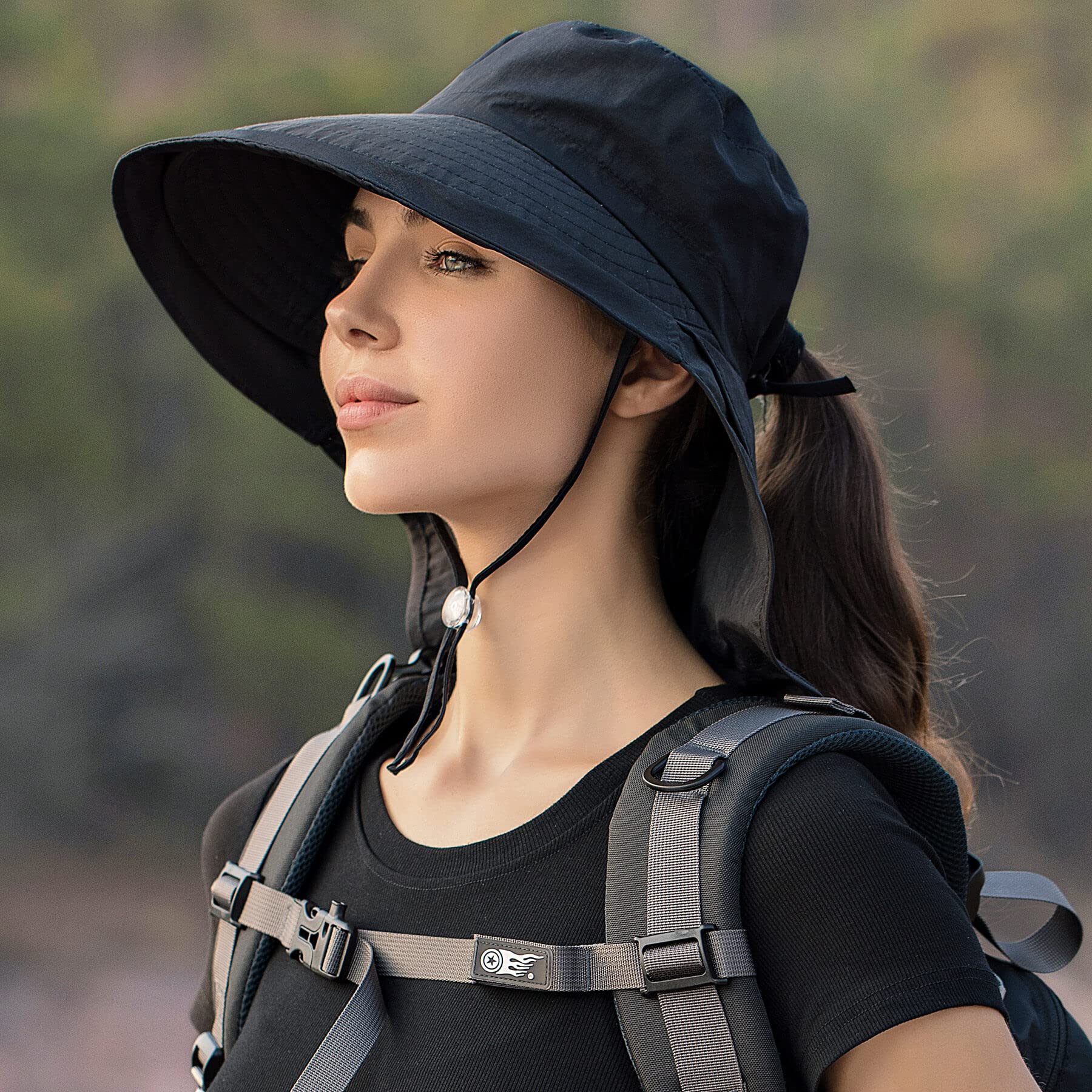 AIEOE Chapeau de Soleil à Large Bord pour Femme Protection UV Casquette avec Trou Queue De Cheval Randonnée Cyclisme Montagne Voyage
