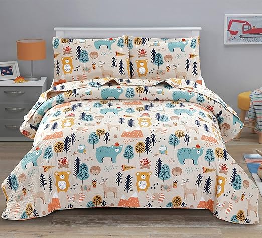 ARL HOME Cartoon Forest Bear Twin Size Kids Quilt Set - 3 Piece Bedding Set - Quilt, 2 Pillow Shams - Machine Washable - Soft, Smooth, Light and Free Breathing Seasons