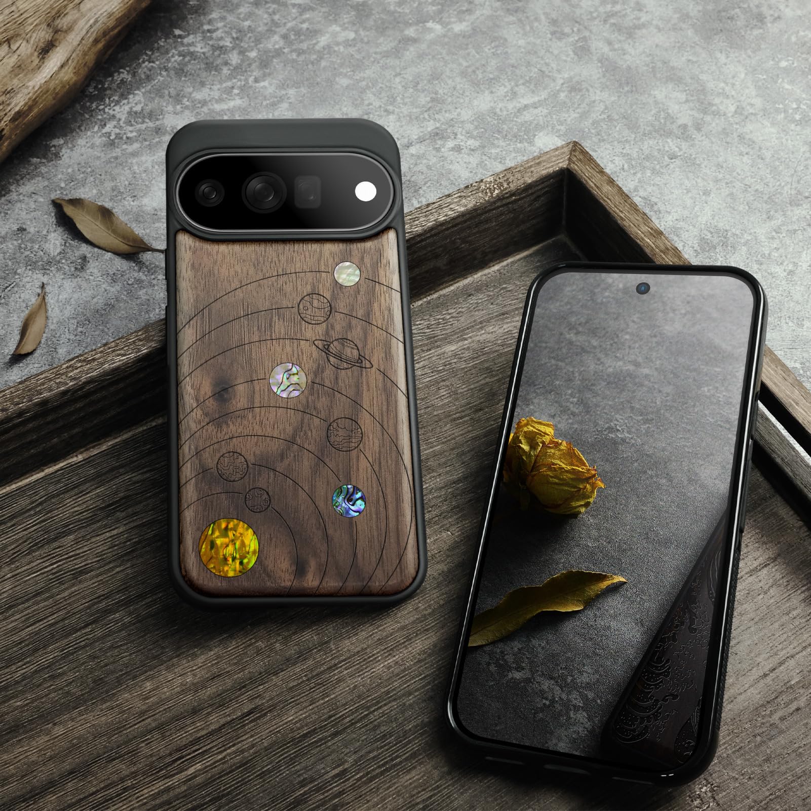 Carveit Madera Funda para Pixel 11 Pro XL (Nogal-Sonnensystem)