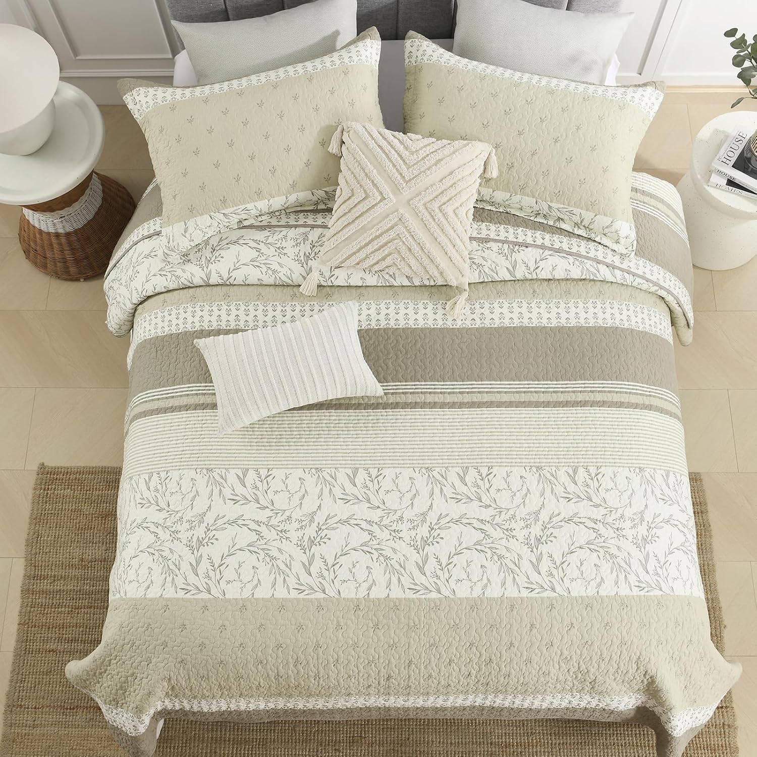 Quilt Set Queen Size - 100% Cotton Quilt Bedding Set Bedspread, Farmhouse Botanical Pattern Striped Comforter for All Season, Lightweight Floral Queen Coverlet Sets Home Decor, Beige, 3 Pieces