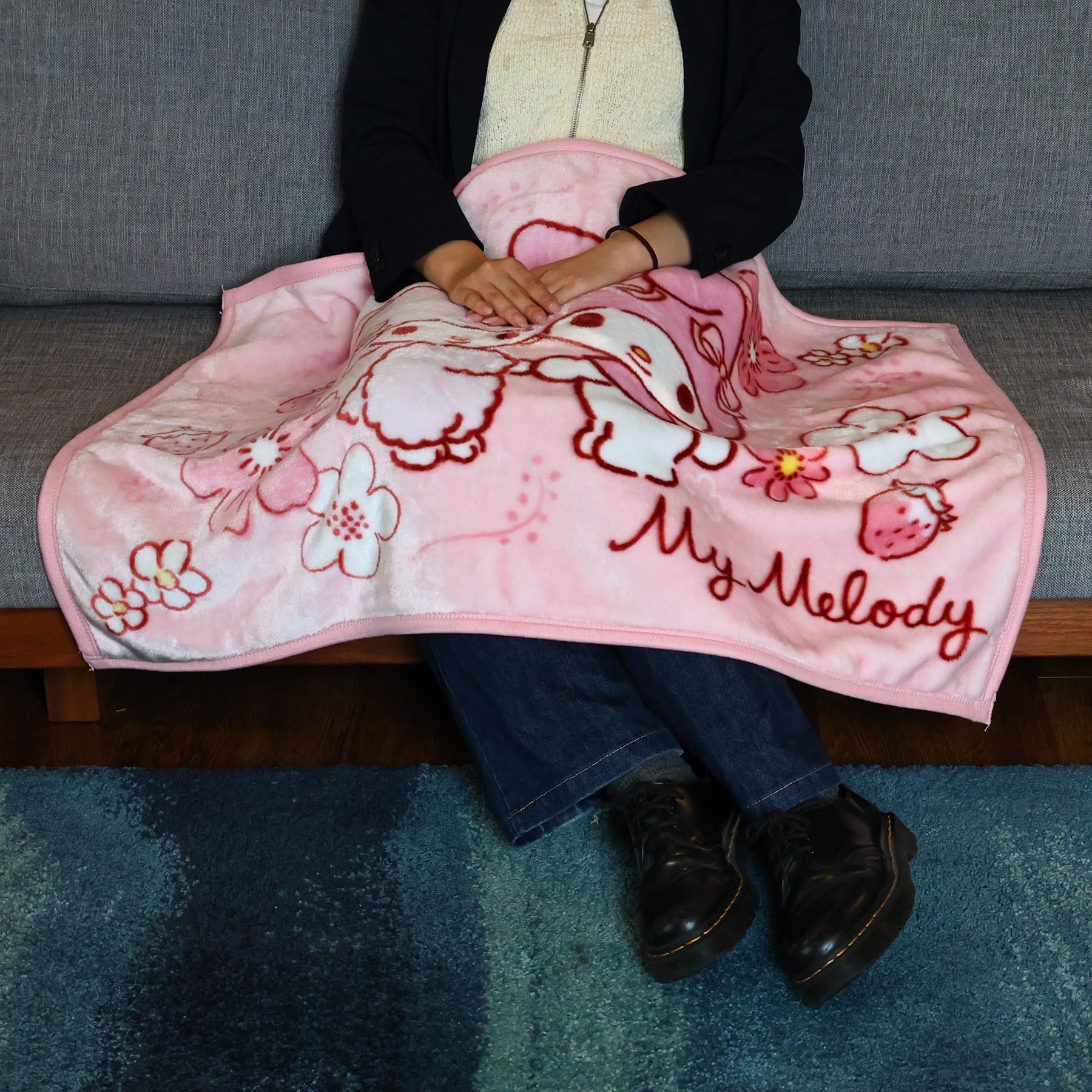 未使用 マイメロディ ハーフケット ひざ掛け クッションになるカバー付 マイメロ Amazon｜[丸眞] ひざ掛け ブロッサムカラー 07マイメロディ 約