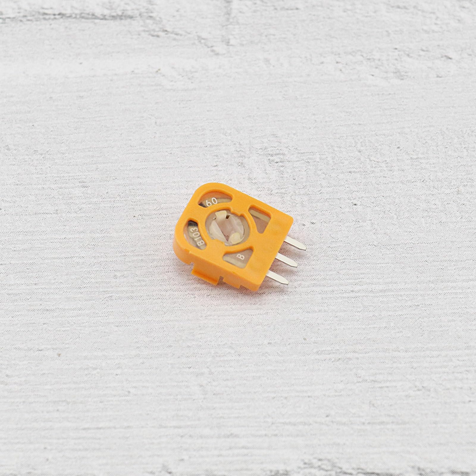 8pcs 3 Broches 3D Joystick Potentiomètre de Coupe Potentiomètre de Coupe Résistance Module de Doigt Compatible avec PS3 Compatible avec PS4, Orange